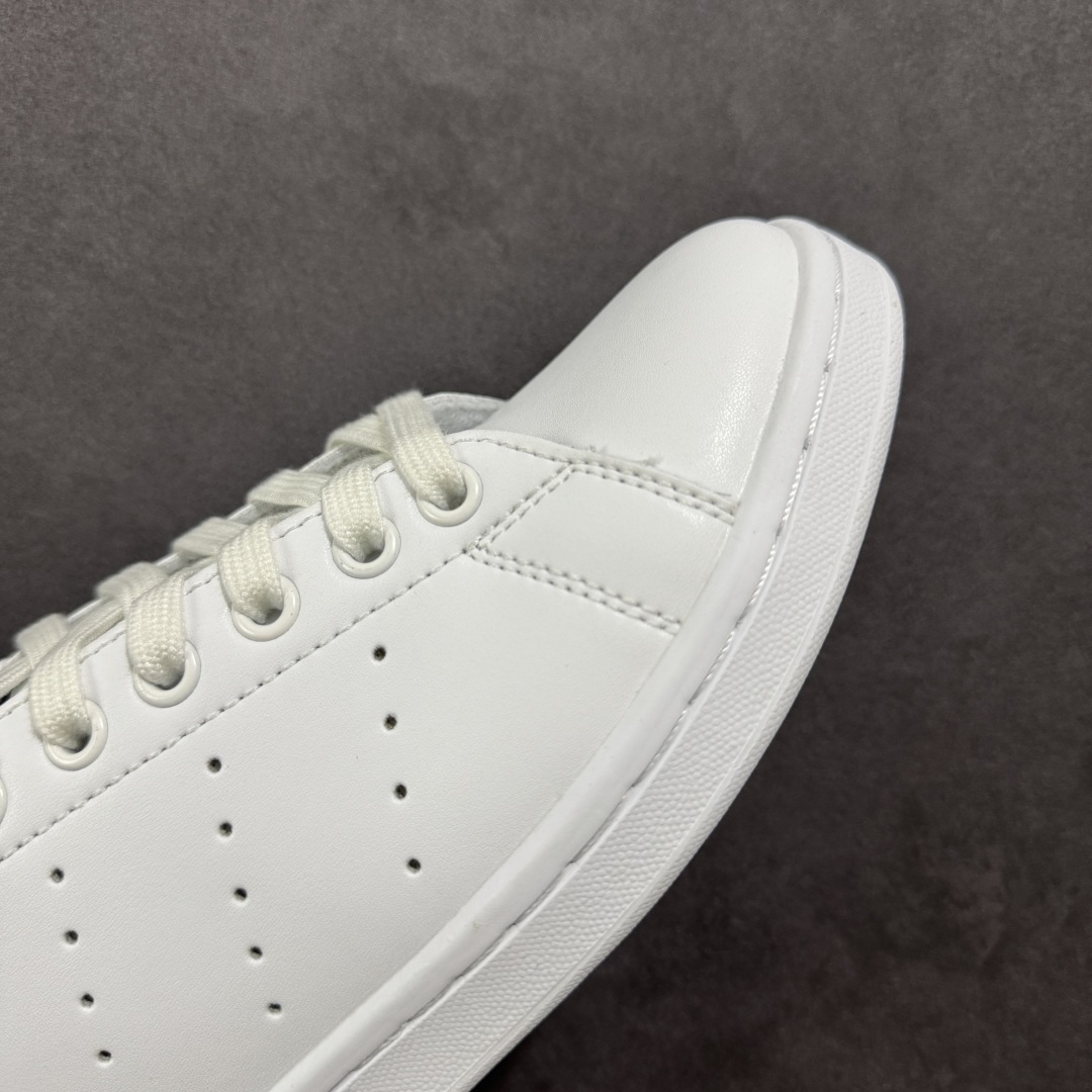 图片[5]-【公司级】AD Originals Stan Smith 史密斯 复古时尚舒适运动休闲板鞋 原楦原纸板开发 全鞋头层皮料打造 区别市面普通真标版本 鞋身侧面打孔 后跟拼色皮革 橡胶大底提供坚实的基础 复古风拉满 永远经典的小白鞋首选 货号：M20325 尺码：36 36.5 37 38 38.5 39 40 40.5 41 42 42.5 43 44 45-选品中心
