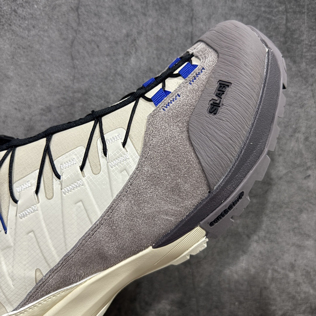 图片[6]-【莞产礼盒版】萨洛蒙 Salomon 25ss新款 S/LAB ALPINWAY 系列 户外登山鞋 休闲运动鞋 情侣款👫 这是一款独特的混合鞋 专为多功能山地探险而设计 该鞋具有优化的缓冲，双密度中底，提供舒适和精准度。其底部采用 Contagrip Alpine，一种高粘性橡胶化合物 提供强大的静摩擦力 精确的抓地力和耐用性 丰富的细节，标志性运动鞋被提炼为新的都市经典 为 SALOMON带来静谧气息 面料原版进口牛皮+透气网面 内里原版进口透气网里 鞋底原版开模防滑橡胶大底 尺码： 女35-40 男39-45（女40 男45定做）-选品中心