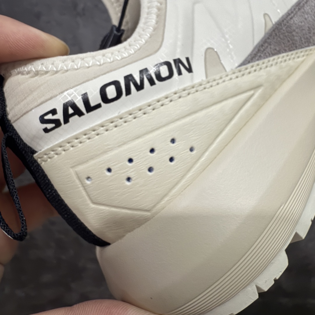图片[3]-【莞产礼盒版】萨洛蒙 Salomon 25ss新款 S/LAB ALPINWAY 系列 户外登山鞋 休闲运动鞋 情侣款👫 这是一款独特的混合鞋 专为多功能山地探险而设计 该鞋具有优化的缓冲，双密度中底，提供舒适和精准度。其底部采用 Contagrip Alpine，一种高粘性橡胶化合物 提供强大的静摩擦力 精确的抓地力和耐用性 丰富的细节，标志性运动鞋被提炼为新的都市经典 为 SALOMON带来静谧气息 面料原版进口牛皮+透气网面 内里原版进口透气网里 鞋底原版开模防滑橡胶大底 尺码： 女35-40 男39-45（女40 男45定做）-选品中心