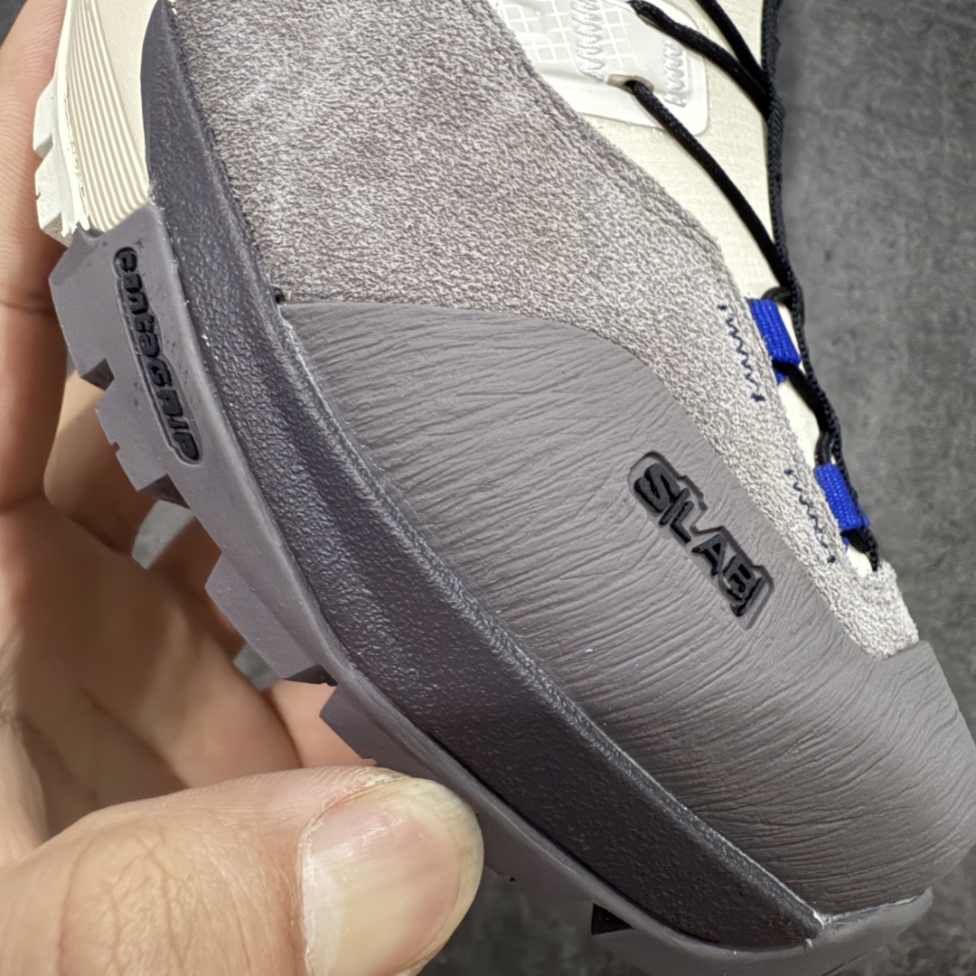 图片[4]-【莞产礼盒版】萨洛蒙 Salomon 25ss新款 S/LAB ALPINWAY 系列 户外登山鞋 休闲运动鞋 情侣款👫 这是一款独特的混合鞋 专为多功能山地探险而设计 该鞋具有优化的缓冲，双密度中底，提供舒适和精准度。其底部采用 Contagrip Alpine，一种高粘性橡胶化合物 提供强大的静摩擦力 精确的抓地力和耐用性 丰富的细节，标志性运动鞋被提炼为新的都市经典 为 SALOMON带来静谧气息 面料原版进口牛皮+透气网面 内里原版进口透气网里 鞋底原版开模防滑橡胶大底 尺码： 女35-40 男39-45（女40 男45定做）-选品中心