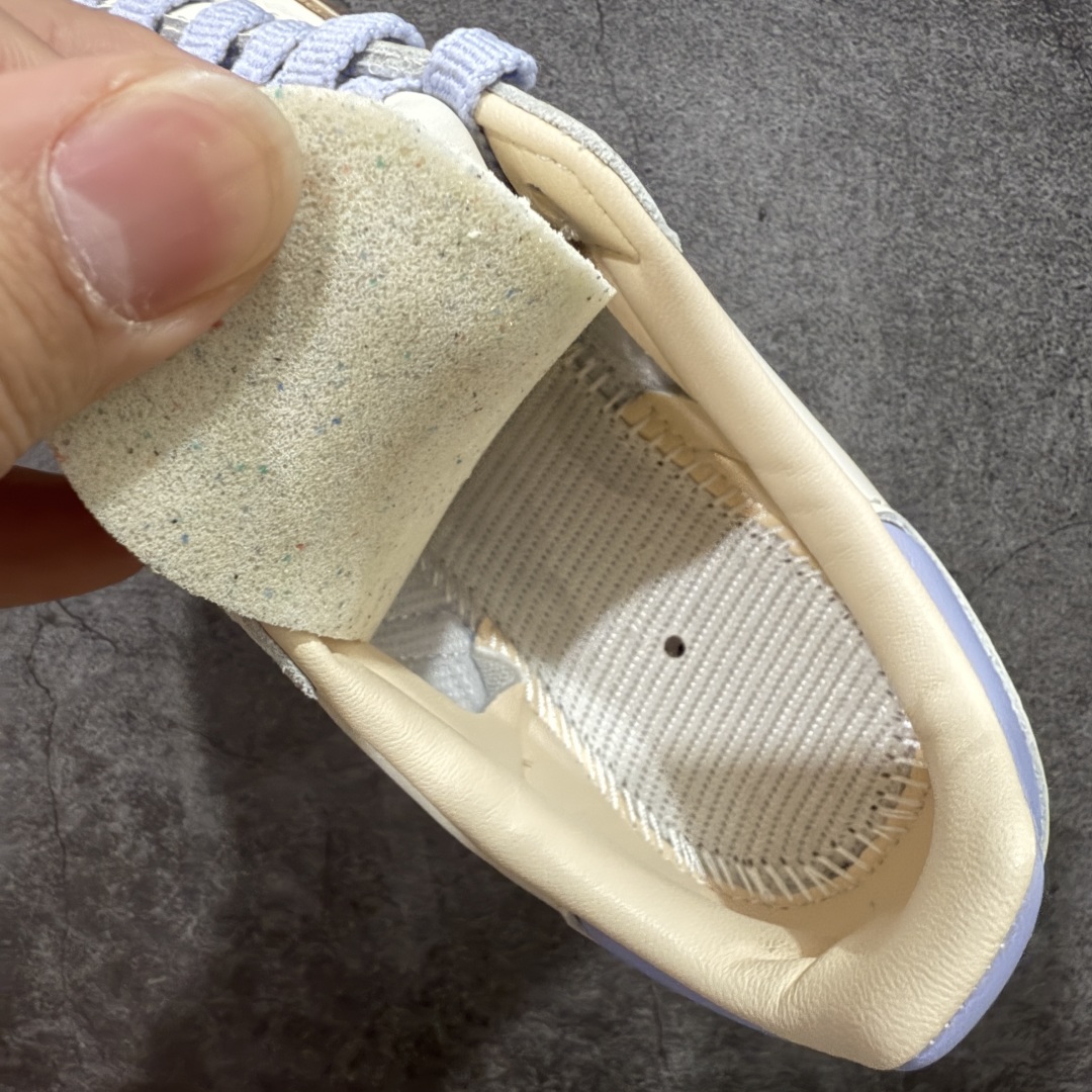  
【纯原】市面最顶级品质没有之一！
此版鞋身全部采用进口原厂头层皮
原厂头层 区分市面偷工减料！
Ad