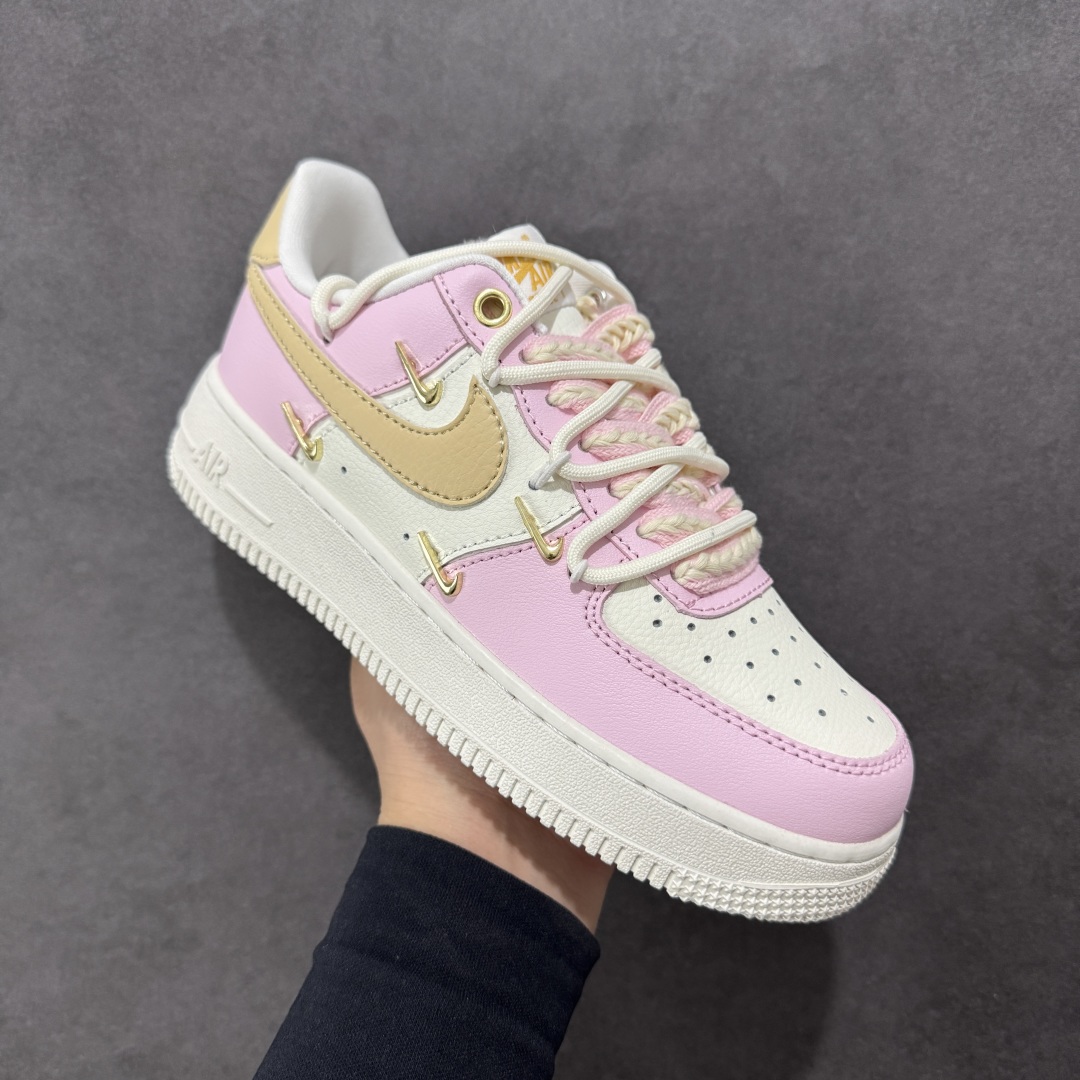  
【定制版】Nike Air Force 1 Low 07 粉白金四小钩绑带满天星
原楦头原纸板 打造