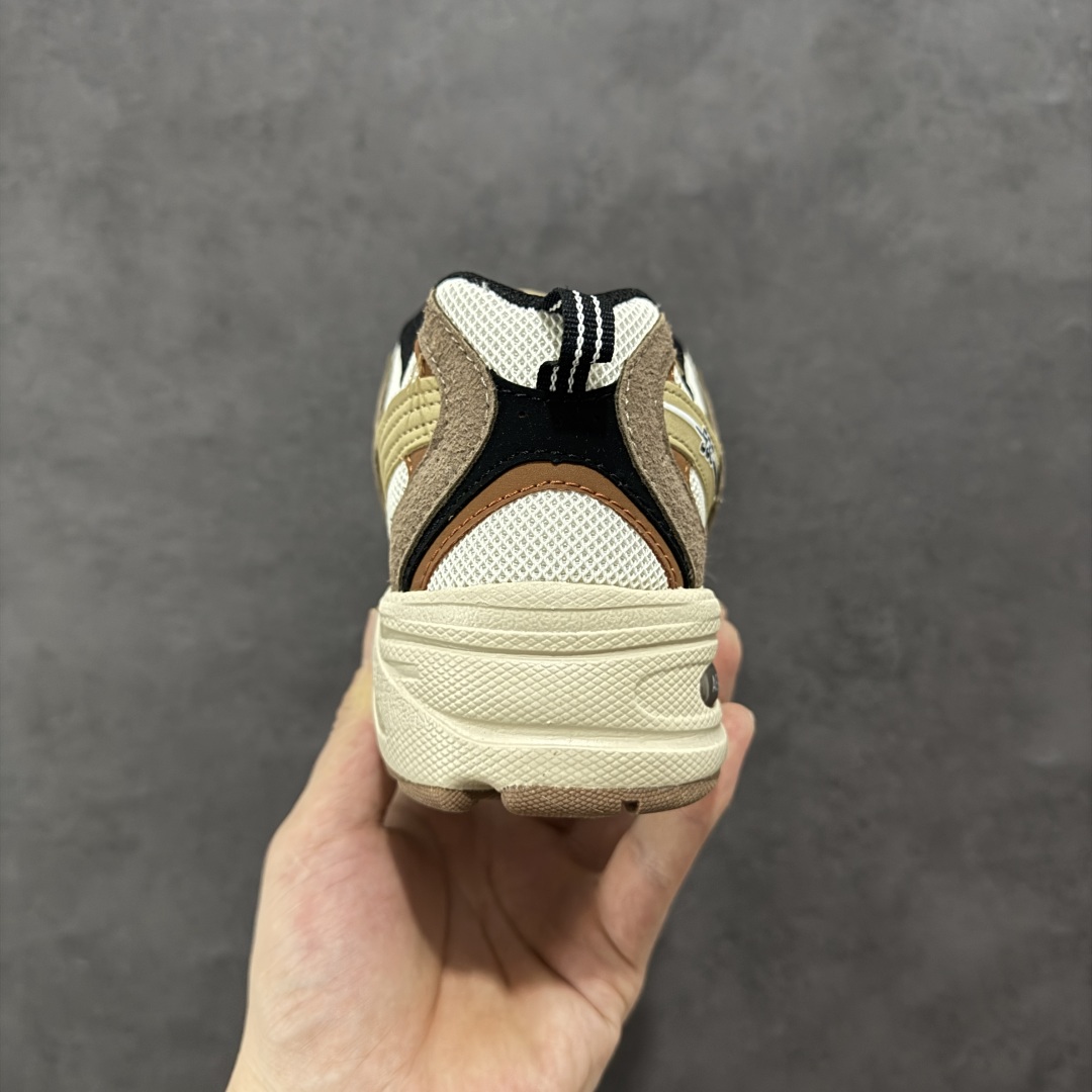 图片[4]-【纯原性价比】New Balance 530 NB530 男女休闲慢跑鞋 MR530SNC 大厂出品 所有配色都是原鞋开发 超正版型 超高清洁度和品质 价格更具性价比 实体代购专用订单 配套商长期套现长期补货 全新货品 正常出厂触屏不到的单价 超级跑量款 全套原楦原纸板原厂数据开发 进口三明治网面 原装进口翻毛皮料正确绒感卡色 正确中底拉帮中底网布细节 采用轻质牛剖革拼接透气网眼衬垫织物鞋面材质 T-Beam大底提供足步弓支撑 保持步态稳定 后跟搭载外露缓震胶 鞋身整体以各种深浅不一的灰色覆盖 鞋头以淡蓝色调装饰 网眼衬垫通过不规律的色块实现做旧的美感 泛黄的鞋底更是进一步增添了复古气息 尺码：36 37 37.5 38 38.5 39.5 40 40.5 41.5 42 42.5 43 44 44.5 45-选品中心