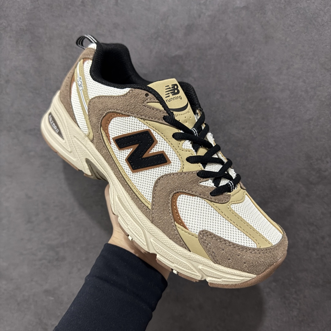 图片[3]-【纯原性价比】New Balance 530 NB530 男女休闲慢跑鞋 MR530SNC 大厂出品 所有配色都是原鞋开发 超正版型 超高清洁度和品质 价格更具性价比 实体代购专用订单 配套商长期套现长期补货 全新货品 正常出厂触屏不到的单价 超级跑量款 全套原楦原纸板原厂数据开发 进口三明治网面 原装进口翻毛皮料正确绒感卡色 正确中底拉帮中底网布细节 采用轻质牛剖革拼接透气网眼衬垫织物鞋面材质 T-Beam大底提供足步弓支撑 保持步态稳定 后跟搭载外露缓震胶 鞋身整体以各种深浅不一的灰色覆盖 鞋头以淡蓝色调装饰 网眼衬垫通过不规律的色块实现做旧的美感 泛黄的鞋底更是进一步增添了复古气息 尺码：36 37 37.5 38 38.5 39.5 40 40.5 41.5 42 42.5 43 44 44.5 45-选品中心