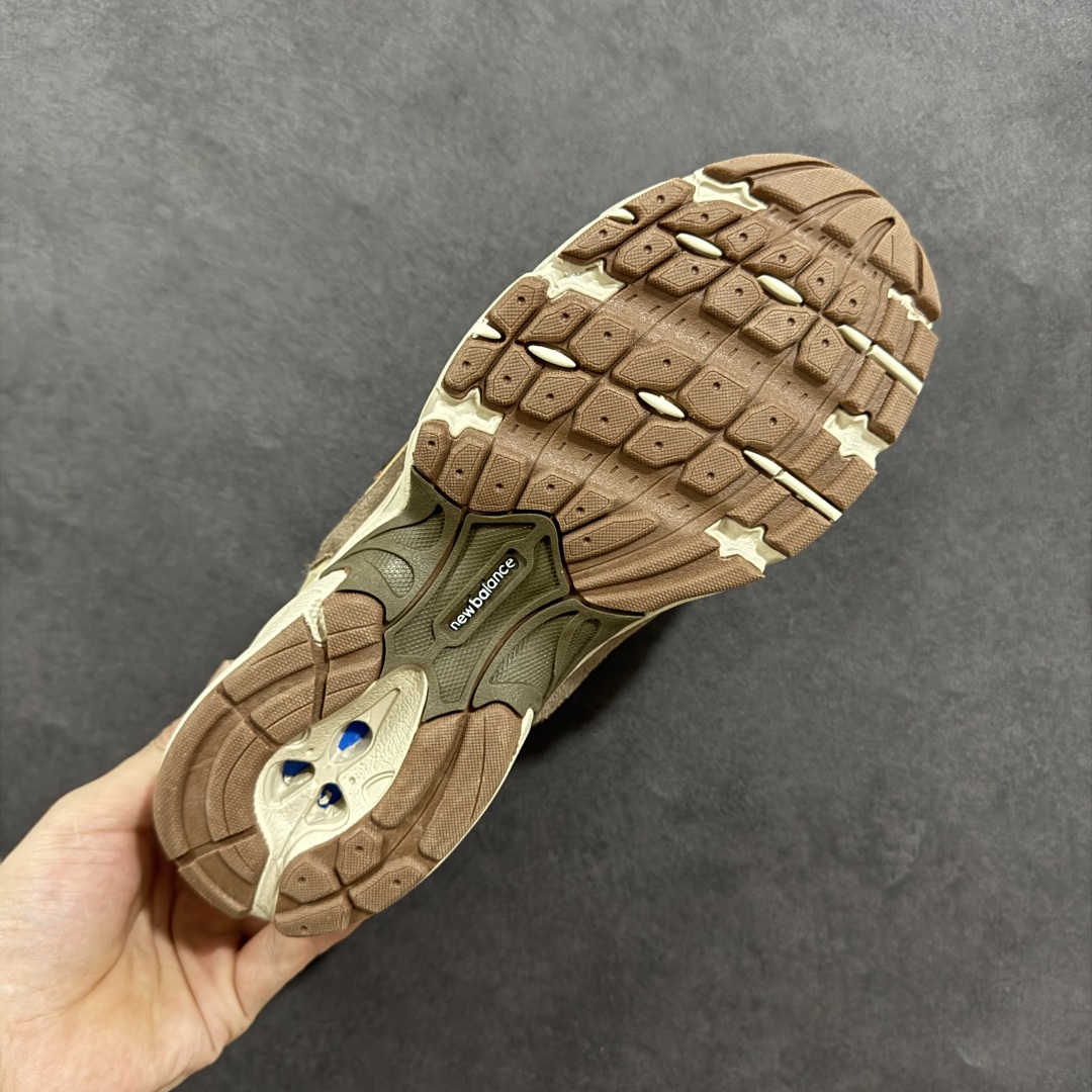 图片[9]-【纯原性价比】New Balance 530 NB530 男女休闲慢跑鞋 MR530SNC 大厂出品 所有配色都是原鞋开发 超正版型 超高清洁度和品质 价格更具性价比 实体代购专用订单 配套商长期套现长期补货 全新货品 正常出厂触屏不到的单价 超级跑量款 全套原楦原纸板原厂数据开发 进口三明治网面 原装进口翻毛皮料正确绒感卡色 正确中底拉帮中底网布细节 采用轻质牛剖革拼接透气网眼衬垫织物鞋面材质 T-Beam大底提供足步弓支撑 保持步态稳定 后跟搭载外露缓震胶 鞋身整体以各种深浅不一的灰色覆盖 鞋头以淡蓝色调装饰 网眼衬垫通过不规律的色块实现做旧的美感 泛黄的鞋底更是进一步增添了复古气息 尺码：36 37 37.5 38 38.5 39.5 40 40.5 41.5 42 42.5 43 44 44.5 45-选品中心