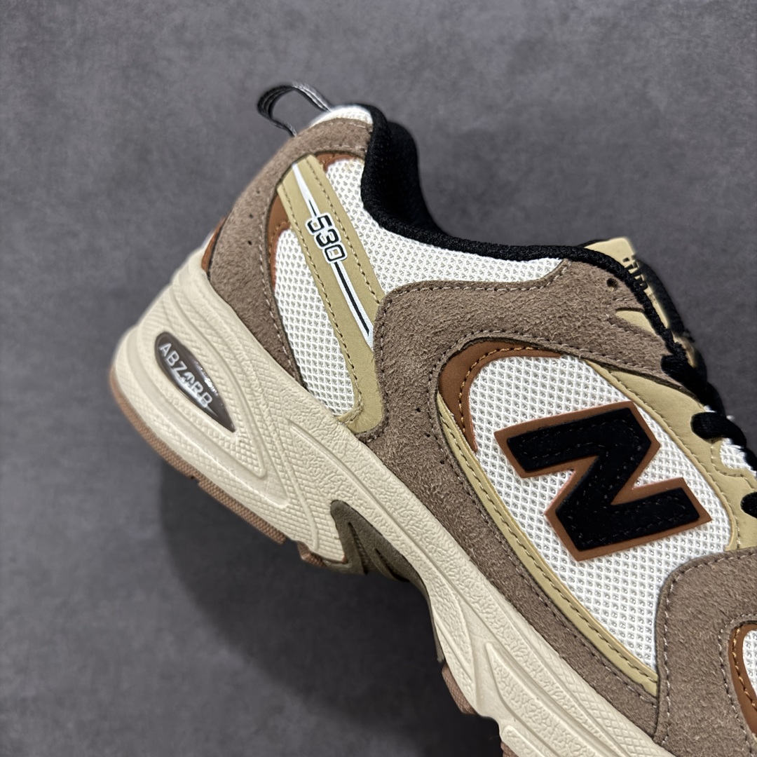 图片[6]-【纯原性价比】New Balance 530 NB530 男女休闲慢跑鞋 MR530SNC 大厂出品 所有配色都是原鞋开发 超正版型 超高清洁度和品质 价格更具性价比 实体代购专用订单 配套商长期套现长期补货 全新货品 正常出厂触屏不到的单价 超级跑量款 全套原楦原纸板原厂数据开发 进口三明治网面 原装进口翻毛皮料正确绒感卡色 正确中底拉帮中底网布细节 采用轻质牛剖革拼接透气网眼衬垫织物鞋面材质 T-Beam大底提供足步弓支撑 保持步态稳定 后跟搭载外露缓震胶 鞋身整体以各种深浅不一的灰色覆盖 鞋头以淡蓝色调装饰 网眼衬垫通过不规律的色块实现做旧的美感 泛黄的鞋底更是进一步增添了复古气息 尺码：36 37 37.5 38 38.5 39.5 40 40.5 41.5 42 42.5 43 44 44.5 45-选品中心