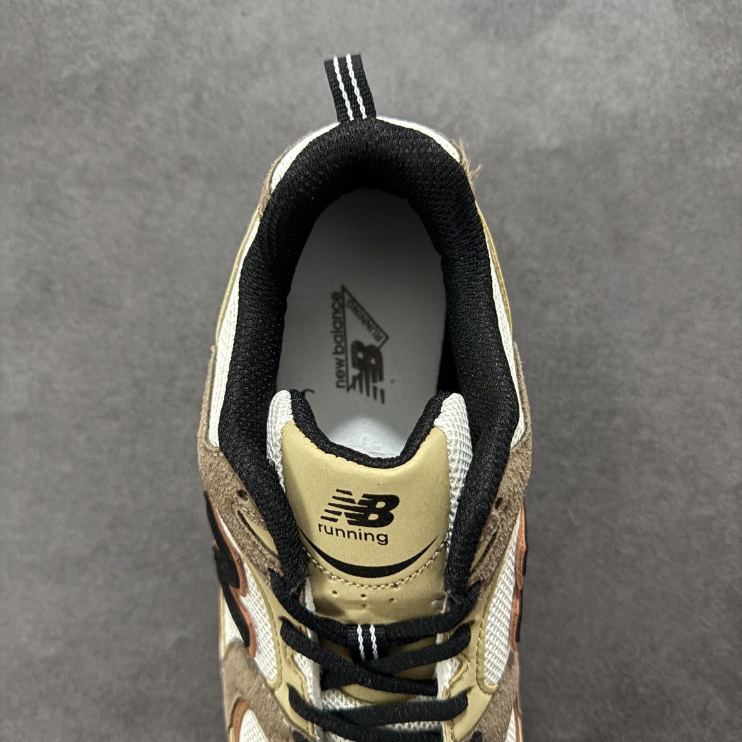 图片[7]-【纯原性价比】New Balance 530 NB530 男女休闲慢跑鞋 MR530SNC 大厂出品 所有配色都是原鞋开发 超正版型 超高清洁度和品质 价格更具性价比 实体代购专用订单 配套商长期套现长期补货 全新货品 正常出厂触屏不到的单价 超级跑量款 全套原楦原纸板原厂数据开发 进口三明治网面 原装进口翻毛皮料正确绒感卡色 正确中底拉帮中底网布细节 采用轻质牛剖革拼接透气网眼衬垫织物鞋面材质 T-Beam大底提供足步弓支撑 保持步态稳定 后跟搭载外露缓震胶 鞋身整体以各种深浅不一的灰色覆盖 鞋头以淡蓝色调装饰 网眼衬垫通过不规律的色块实现做旧的美感 泛黄的鞋底更是进一步增添了复古气息 尺码：36 37 37.5 38 38.5 39.5 40 40.5 41.5 42 42.5 43 44 44.5 45-选品中心