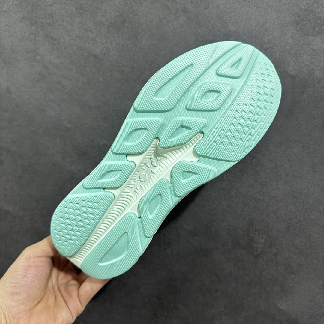 图片[9]-【纯原版】HOKA ONE ONE RINCON 4 舒适防滑耐磨低帮休闲跑步鞋 林康4代 Rincon 4 是一款日常训练用的跑步鞋，踩上去的感觉很结实。它适合中短距离跑步，但如果您习惯于稍硬的感觉，也可以用于长距离跑步。但它的速度不够快，不能作为速度训练鞋，也不够柔软，不能作为恢复训练鞋，日常里程跑才是它的优势所在。如果您想尝试 Hoka 跑鞋，又想享受极具竞争力的价格，那就试试这款鞋吧。尺码：36 36.5 37.5 38 38.5 39 40 40.5 41 42 42.5 43 44 44.5 45-选品中心