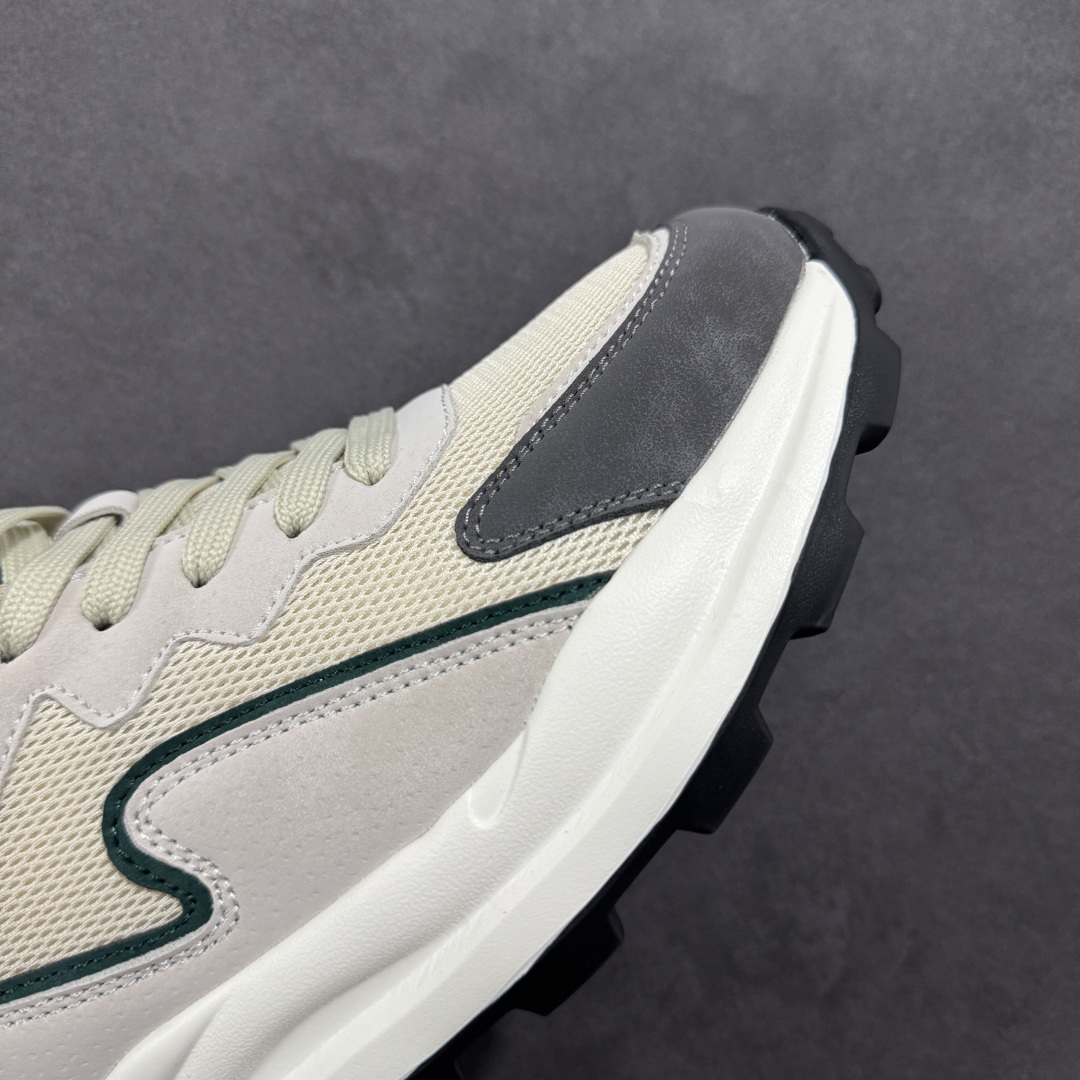 图片[5]-【公司级】Ecco 爱步厚底阿甘华夫复古跑步鞋  #舒适质感鞋面 细腻柔和纹理自然，搭配潮流设计，舒适清爽透气 加厚后跟设计，美观时尚 柔软弹力 舒适透气内里 采用柔软材质，细腻亲肤不磨脚，柔和脚感体验 防滑弹力鞋底 轻质止滑鞋底，搭配立体底纹，稳固抓地 时尚生活 敢于不同 刷新未知 潮人一步的出色外形 尺码：39-44-选品中心