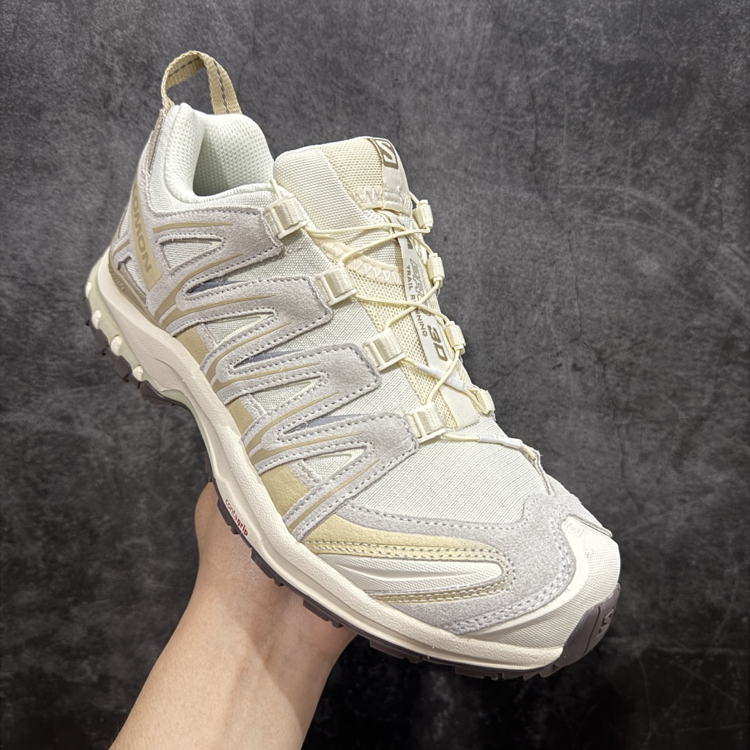 图片[3]-【巅峰版】Salomon XA PRO 3D ADV 萨洛蒙户外越野跑鞋 香草色 472434 鞋面采用SENSIFIT贴合技术 全方位贴合包裹脚型 鞋跟部鞋底牵引设计 提供强大的抓地性能 更适应野外崎岖不平的道路 其3D ADVANCED CHASSIS底盘 材料轻量大化 钉齿设计更具稳定性、防护性 鞋底易磨损区运用CONTAGRIP高耐磨材料 应对城市硬质路面长距离跑考验 尺码：36 36.5 37.5 38 38.5 39 40 40.5 41 42 42.5 43 44 44.5 45-选品中心