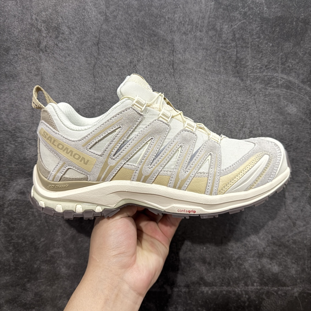 【巅峰版】Salomon XA PRO 3D ADV 萨洛蒙户外越野跑鞋 香草色 472434 鞋面采用SENSIFIT贴合技术 全方位贴合包裹脚型 鞋跟部鞋底牵引设计 提供强大的抓地性能 更适应野外崎岖不平的道路 其3D ADVANCED CHASSIS底盘 材料轻量大化 钉齿设计更具稳定性、防护性 鞋底易磨损区运用CONTAGRIP高耐磨材料 应对城市硬质路面长距离跑考验 尺码:36 36.5 37.5 38 38.5 39 40 40.5 41 42 42.5 43 44 44.5 45-选品中心