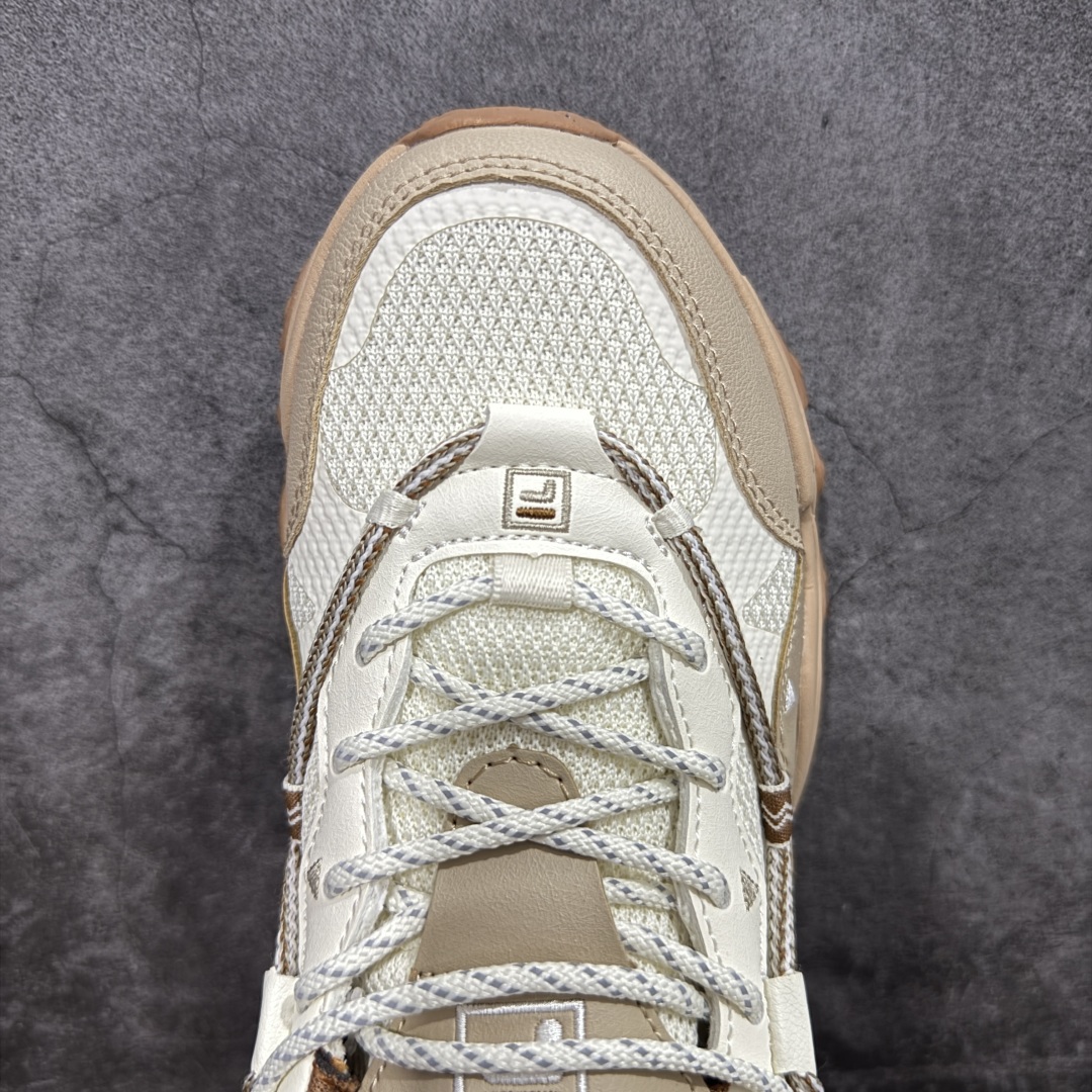 图片[5]-【公司级】FILA FUSION 斐乐潮牌防滑耐磨轻便运动鞋 FUSION 系列 传承了 FILA 的百年基因，融入年轻运动及潮流文化，成为引领变革、创新突破的一代。以“1+N” 的跨界合作模式重现经典的同时创造经典。带来最出其不意的跨界合作惊喜。同时，FILAFUSION把FILA 的 DNA 融入到定制体验里，你可以随心制造厲于你的产品。FILA FUSION 的鞋家族涵盖了老爹鞋、跑步鞋、网球鞋、季节款。风格复古新潮，满足了时尚人士出行及各类运动的搭配需求，成为当下年轻人筷拥的鞋类品牌之一。FILA FUSION 走进年轻人的世界，通过年轻人运动，街舞，滑板，篮球，展现 FILA FUSION 的潮流态度和年轻文化。FILA FUSION 认为末来属于引领变革、创新突破的年轻一代，让我们一起构成 FILA 未来的蓝图吧！ 尺码：36-45-选品中心