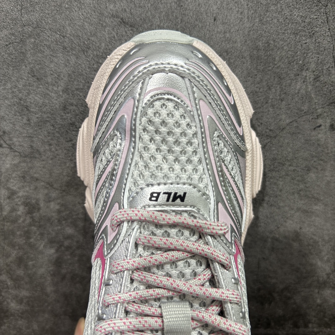 图片[5]-【纯原订单】MLB Winner Chunky 25新款 NY百搭舒适休闲潮流运动厚底增高 防滑耐磨 低帮 老爹鞋 男女同款 银色 潮流厚底时尚街头赛博老爹鞋 MLB官方同步出货 虞书欣等众多潮流明星同款 高弹双层MD大底 原楦原档案数据开发版型（完美鞋头弧度/后套收口效果🆚市面文案版本‼️） 原厂立体填充鞋舌海绵 中底注胶孔原数据开发模具大底原厂转印标市面上唯一纯原版本 原材料打造 内增高6cm 原厂1：1模具开发 原厂进口纳米材质 原盒雷射防伪标包装 天猫订单品质 官网尺码：35 36 36.5 37.5 38 38.5 39 40 40.5 41 42 42.5 43 44 45-选品中心