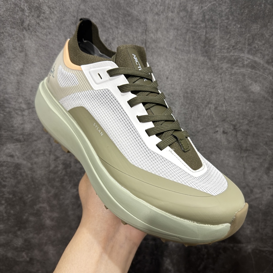 图片[3]-【公司级】Arcteryx SYLAN 始祖鸟户外防水透气低帮徒步登山鞋 Arcteryx中文名始祖鸟 加拿大户外服饰品牌 1989年创立于加拿大温哥华 始祖鸟来自加拿大海岸山脉 植根高山的专业户外品牌 始终秉承对精湛设计和工艺孜孜以求的准则 从1989年创立至今 Arcteryx始终不断在产品设计与做工上不惜工本 以满足始祖鸟的标准 品质、设计以及精简的理念造就了其良好的性能 并能满足严苛环境下的使用需求 尺码：39 40 41 42 43 44 45-选品中心