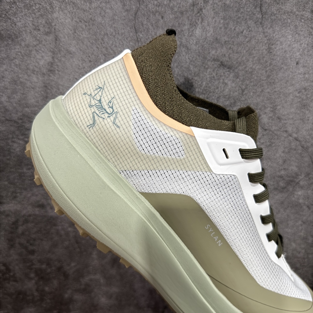 图片[7]-【公司级】Arcteryx SYLAN 始祖鸟户外防水透气低帮徒步登山鞋 Arcteryx中文名始祖鸟 加拿大户外服饰品牌 1989年创立于加拿大温哥华 始祖鸟来自加拿大海岸山脉 植根高山的专业户外品牌 始终秉承对精湛设计和工艺孜孜以求的准则 从1989年创立至今 Arcteryx始终不断在产品设计与做工上不惜工本 以满足始祖鸟的标准 品质、设计以及精简的理念造就了其良好的性能 并能满足严苛环境下的使用需求 尺码：39 40 41 42 43 44 45-选品中心