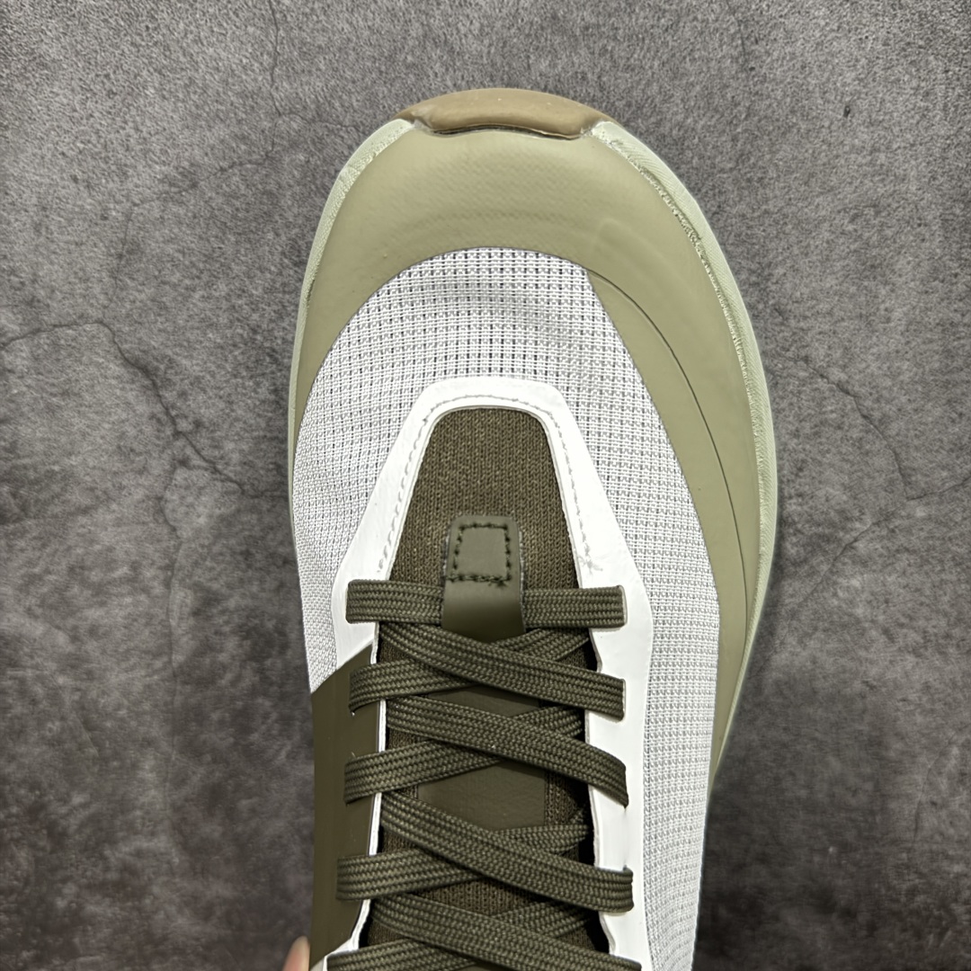 图片[5]-【公司级】Arcteryx SYLAN 始祖鸟户外防水透气低帮徒步登山鞋 Arcteryx中文名始祖鸟 加拿大户外服饰品牌 1989年创立于加拿大温哥华 始祖鸟来自加拿大海岸山脉 植根高山的专业户外品牌 始终秉承对精湛设计和工艺孜孜以求的准则 从1989年创立至今 Arcteryx始终不断在产品设计与做工上不惜工本 以满足始祖鸟的标准 品质、设计以及精简的理念造就了其良好的性能 并能满足严苛环境下的使用需求 尺码：39 40 41 42 43 44 45-选品中心