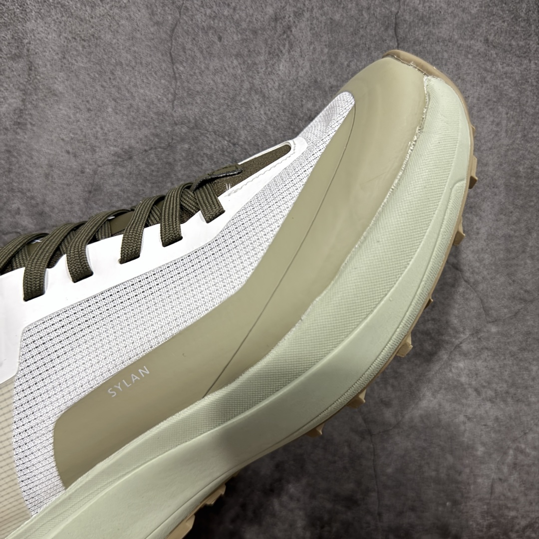 图片[6]-【公司级】Arcteryx SYLAN 始祖鸟户外防水透气低帮徒步登山鞋 Arcteryx中文名始祖鸟 加拿大户外服饰品牌 1989年创立于加拿大温哥华 始祖鸟来自加拿大海岸山脉 植根高山的专业户外品牌 始终秉承对精湛设计和工艺孜孜以求的准则 从1989年创立至今 Arcteryx始终不断在产品设计与做工上不惜工本 以满足始祖鸟的标准 品质、设计以及精简的理念造就了其良好的性能 并能满足严苛环境下的使用需求 尺码：39 40 41 42 43 44 45-选品中心