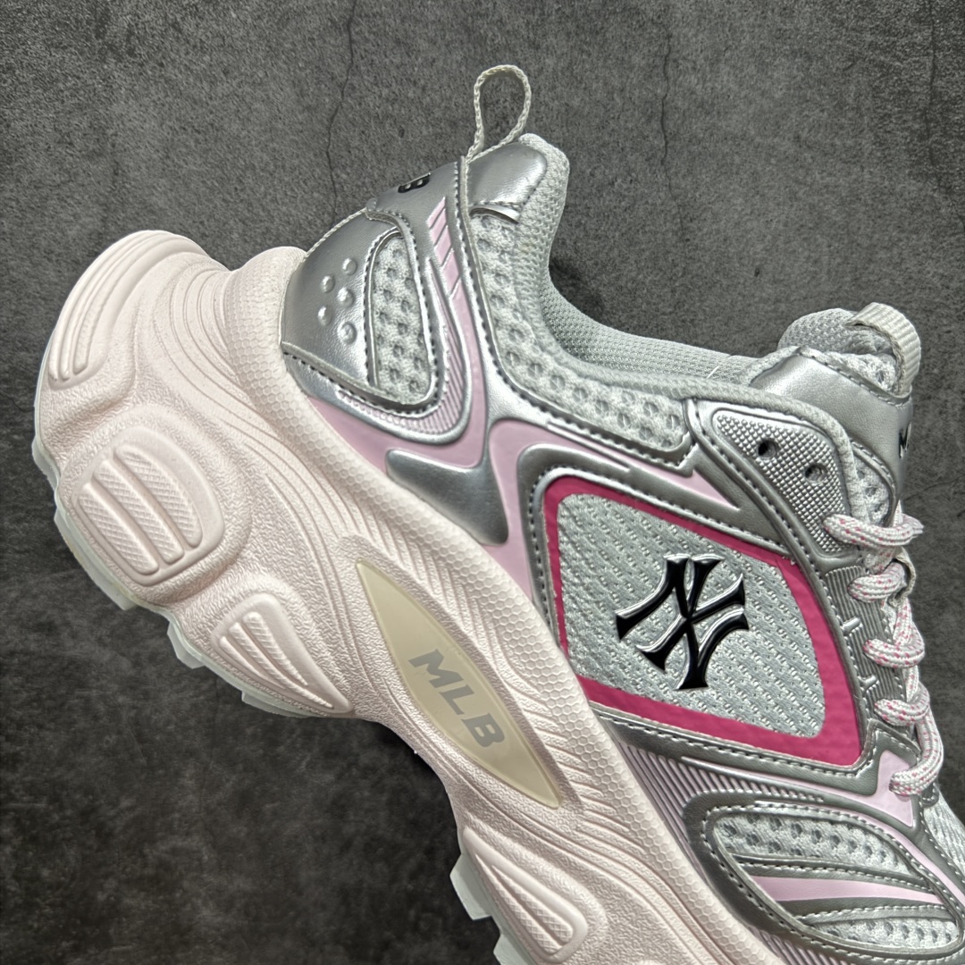 图片[7]-【顶级防伪标版本】MLB Winner Chunky 25新款 NY百搭舒适休闲潮流运动厚底增高 防滑耐磨 低帮 老爹鞋 男女同款 银色 潮流厚底时尚街头赛博老爹鞋 MLB官方同步出货 市场唯一同步原版包装大盒 市面唯一带防伪标版本 大底带荧光区别市场错版 虞书欣等众多潮流明星同款 高弹双层MD大底 原楦原档案数据开发版型（完美鞋头弧度/后套收口效果🆚市面文案版本‼️） 原厂立体填充鞋舌海绵 中底注胶孔原数据开发模具大底原厂转印标市面上唯一纯原版本 原材料打造 内增高6cm 原厂1：1模具开发 原厂进口纳米材质 原盒雷射防伪标包装 天猫订单品质 官网尺码：35 36 36.5 37.5 38 38.5 39 40-选品中心