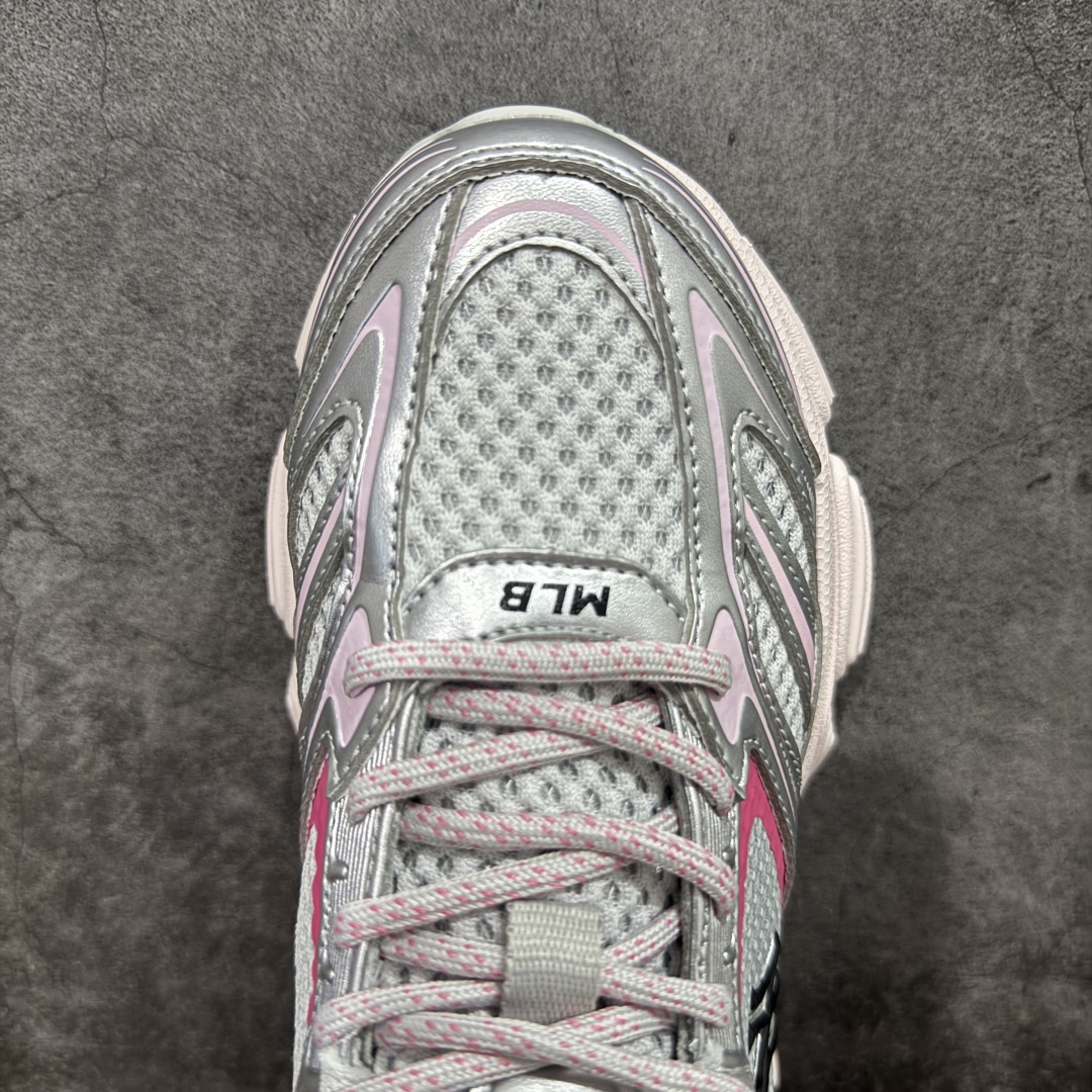 图片[5]-【顶级防伪标版本】MLB Winner Chunky 25新款 NY百搭舒适休闲潮流运动厚底增高 防滑耐磨 低帮 老爹鞋 男女同款 银色 潮流厚底时尚街头赛博老爹鞋 MLB官方同步出货 市场唯一同步原版包装大盒 市面唯一带防伪标版本 大底带荧光区别市场错版 虞书欣等众多潮流明星同款 高弹双层MD大底 原楦原档案数据开发版型（完美鞋头弧度/后套收口效果🆚市面文案版本‼️） 原厂立体填充鞋舌海绵 中底注胶孔原数据开发模具大底原厂转印标市面上唯一纯原版本 原材料打造 内增高6cm 原厂1：1模具开发 原厂进口纳米材质 原盒雷射防伪标包装 天猫订单品质 官网尺码：35 36 36.5 37.5 38 38.5 39 40-选品中心