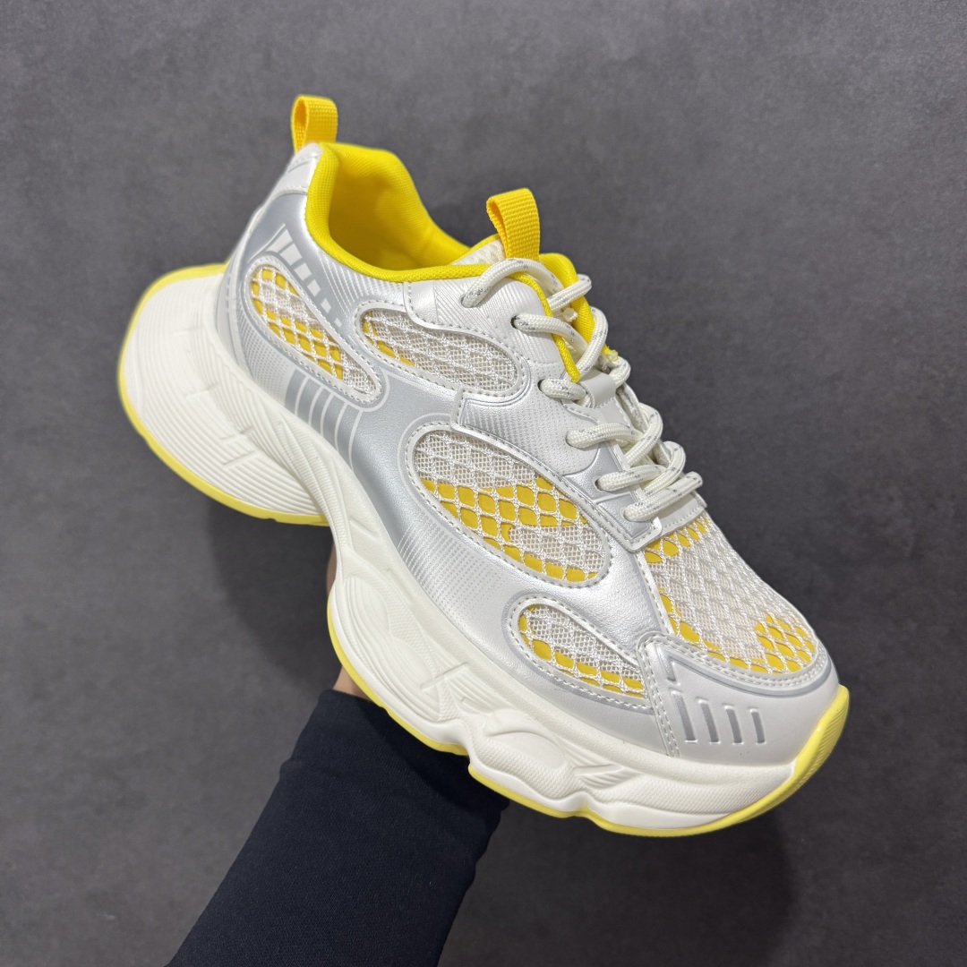 图片[3]-【公司级】GG-CC 林允同款 星河粒子 镂空休闲运动老爹鞋 春日踏青舒适度和少女感GGCC德训鞋界的白月光🌙 银白黄配色好温柔 镂空鞋面/组合月牙底 柔软有弹性的月牙底和增加舒适度显腿长的5cm内增高 长时间走路和站立都不累脚舒适度和少女感 尺码：35 36 37 38 39 40-选品中心