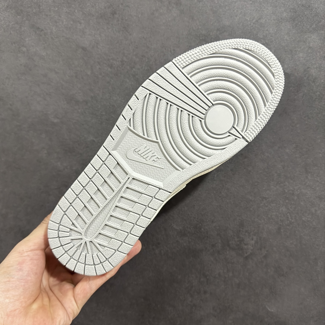 280 【定制版】Air Jordan 1 Retro Low x Louis Vuitton 白银双小钩 XX3168-169
