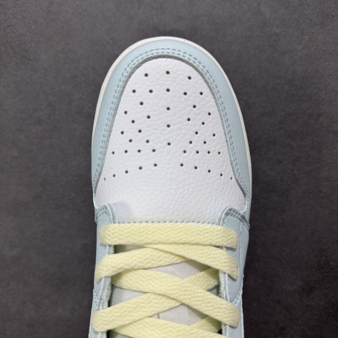 图片[8]-【定制版】Air Jordan AJ1 Low 低帮 白浅蓝 HJ5971-400 全新流水线出品 市场第二梯队最强版 全部原鞋开发 原楦原纸板开发 全鞋电脑针车 原厂内置全掌气垫 原盒内在原标 唯一Zp原版鞋带绑法 免检产品 全新2022版型 全头层皮料 完美零毛边处理 原厂配置全掌气垫 价格定位良心 新配色陆续出货 尺码：36 36.5 37.5 38 38.5 39 40 40.5 41 42 42.5 43 44 44.5 45-选品中心