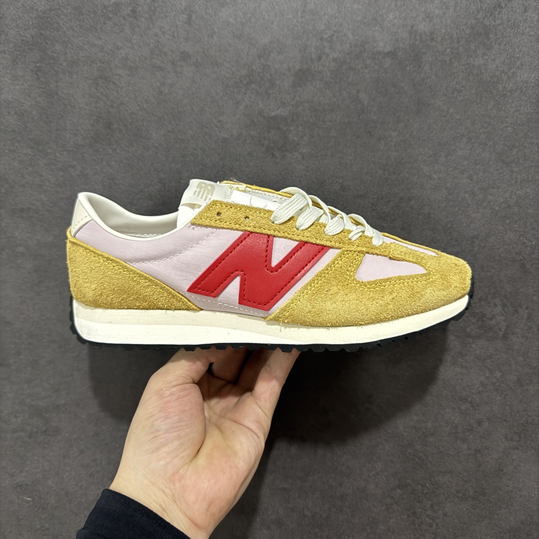 【公司级】New Balance NB 471 系列 鞋款特别附赠两双带有品牌标识的限定配色鞋带,在色彩的变换间激发更多造型灵感 New Balance 471鞋款的诞生,不仅承载着New Balance对复古薄底跑鞋的创意诠释,更延续了品牌对经典设计的传承与致敬。 货号: U471AC 尺码:36-45-选品中心