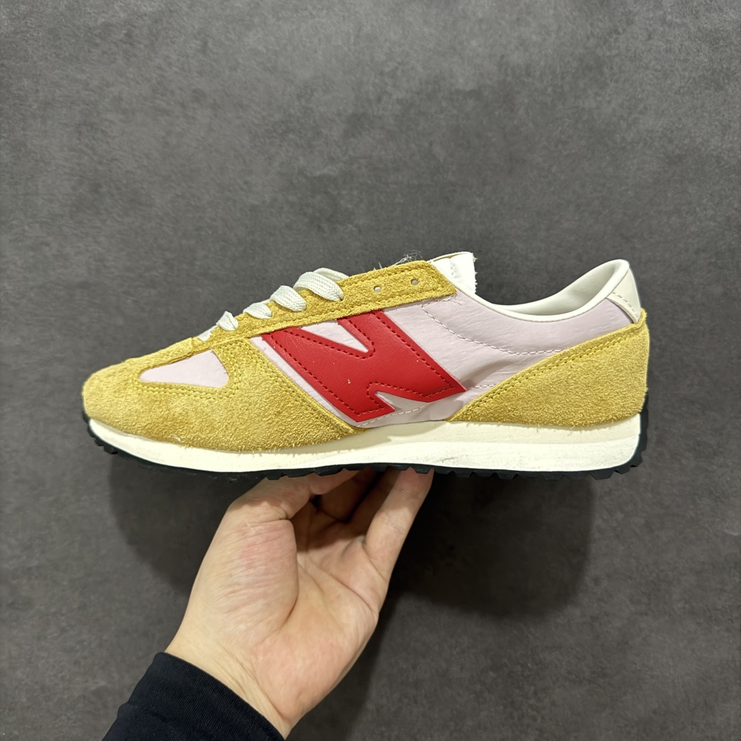 图片[2]-【公司级】New Balance NB 471 系列 鞋款特别附赠两双带有品牌标识的限定配色鞋带，在色彩的变换间激发更多造型灵感 New Balance 471鞋款的诞生，不仅承载着New Balance对复古薄底跑鞋的创意诠释，更延续了品牌对经典设计的传承与致敬。 货号： U471AC 尺码：36-45-选品中心