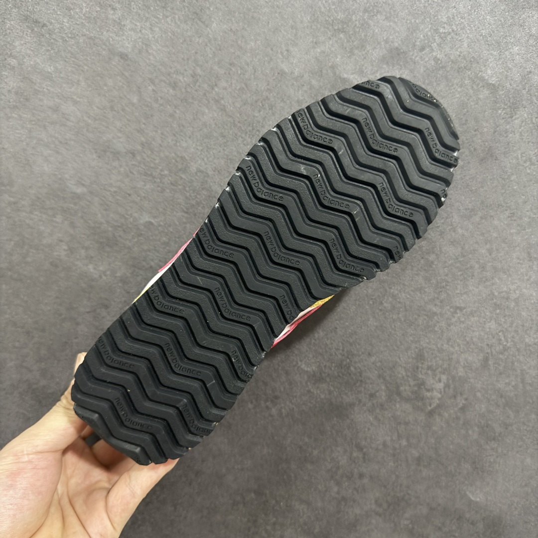 图片[9]-【公司级】New Balance NB 471 系列 鞋款特别附赠两双带有品牌标识的限定配色鞋带，在色彩的变换间激发更多造型灵感 New Balance 471鞋款的诞生，不仅承载着New Balance对复古薄底跑鞋的创意诠释，更延续了品牌对经典设计的传承与致敬。 货号： U471AC 尺码：36-45-选品中心