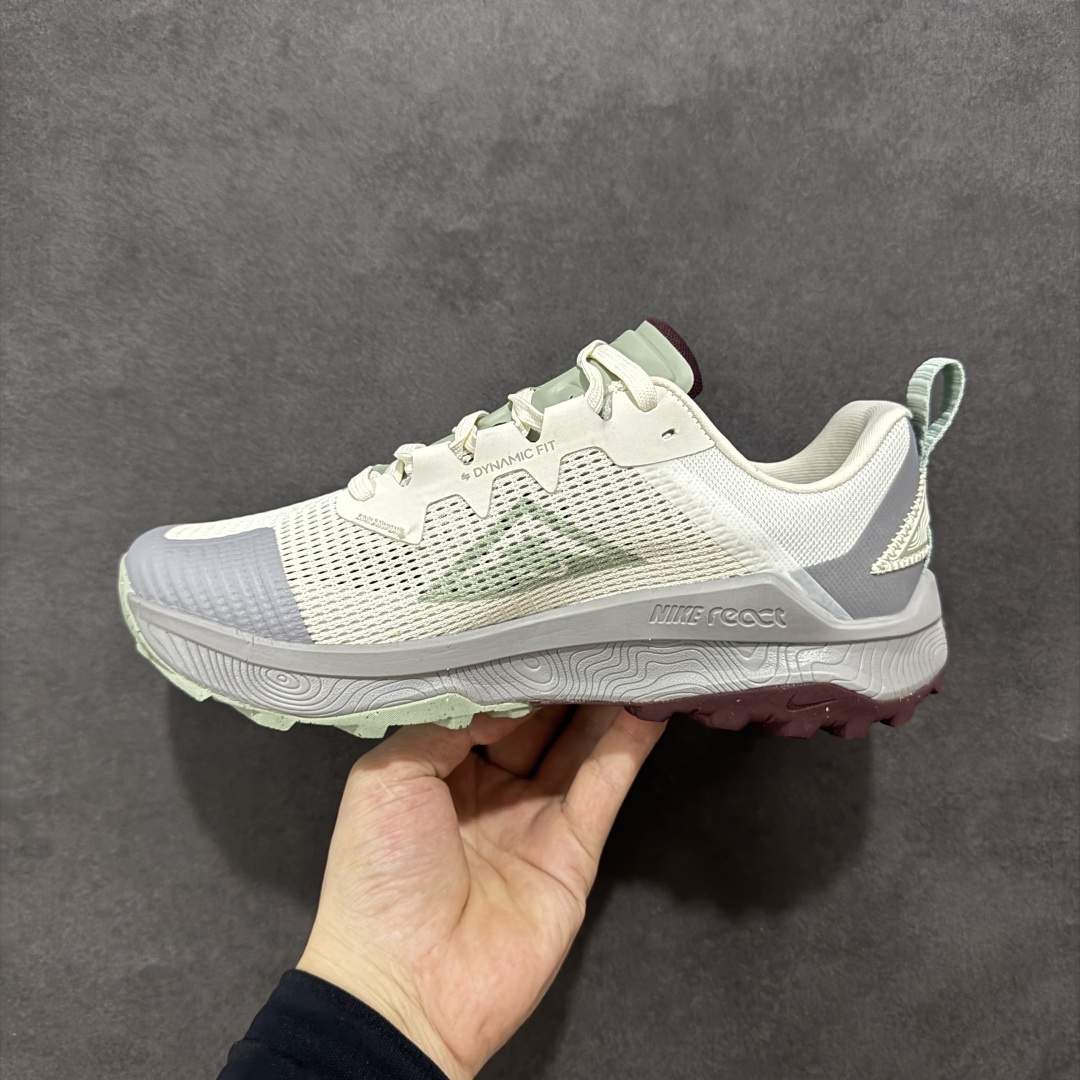 图片[2]-【公司级】耐克 Nike WildHorse 8 男子越野跑步鞋 飞野马八代 缓震透气 运动鞋 穿上Nike Wildhorse 8 越野跑步鞋，由步道起点往山顶前进，沿途征服蜿蜒小径、起伏山丘和棘手急弯。 此鞋款专为越野跑设计，集强劲抓地力、回弹缓震效能和可靠包覆设计于一身，助你在应对长距离越野跑和崎岖地形时站稳脚步，不断向前。优点：耐用，出色的锁定效果，充足的脚趾空间，在泥泞、湿地和雪地上有很好的抓地力，在硬地上也很舒适，稳定而具有保护性的中底，平稳、令人愉快的跑步感觉，最适合日常训练和越野长慢跑。 货号：DR2686-007 尺码：39-45含半码-选品中心