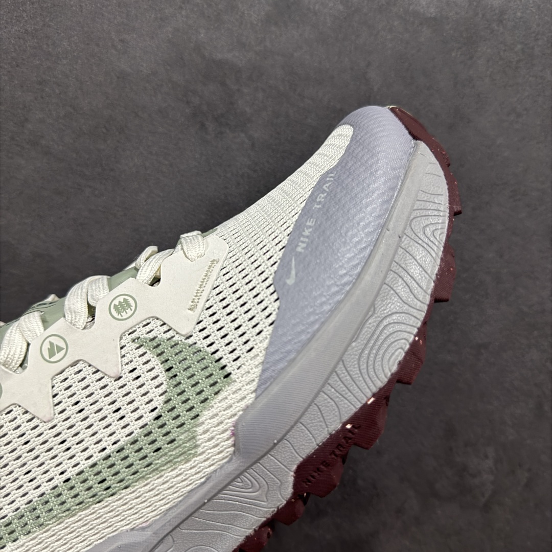 图片[5]-【公司级】耐克 Nike WildHorse 8 男子越野跑步鞋 飞野马八代 缓震透气 运动鞋 穿上Nike Wildhorse 8 越野跑步鞋，由步道起点往山顶前进，沿途征服蜿蜒小径、起伏山丘和棘手急弯。 此鞋款专为越野跑设计，集强劲抓地力、回弹缓震效能和可靠包覆设计于一身，助你在应对长距离越野跑和崎岖地形时站稳脚步，不断向前。优点：耐用，出色的锁定效果，充足的脚趾空间，在泥泞、湿地和雪地上有很好的抓地力，在硬地上也很舒适，稳定而具有保护性的中底，平稳、令人愉快的跑步感觉，最适合日常训练和越野长慢跑。 货号：DR2686-007 尺码：39-45含半码-选品中心