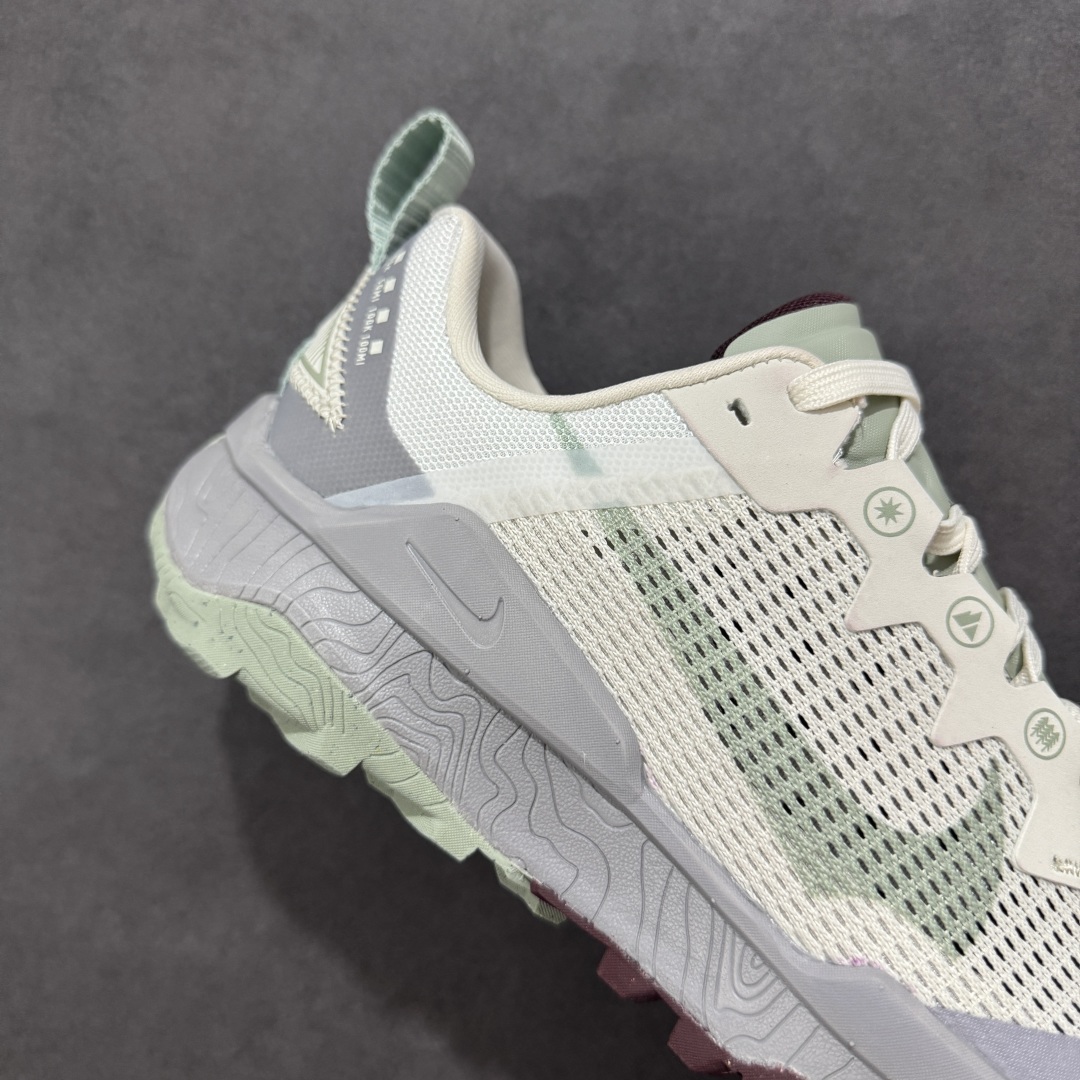 图片[6]-【公司级】耐克 Nike WildHorse 8 男子越野跑步鞋 飞野马八代 缓震透气 运动鞋 穿上Nike Wildhorse 8 越野跑步鞋，由步道起点往山顶前进，沿途征服蜿蜒小径、起伏山丘和棘手急弯。 此鞋款专为越野跑设计，集强劲抓地力、回弹缓震效能和可靠包覆设计于一身，助你在应对长距离越野跑和崎岖地形时站稳脚步，不断向前。优点：耐用，出色的锁定效果，充足的脚趾空间，在泥泞、湿地和雪地上有很好的抓地力，在硬地上也很舒适，稳定而具有保护性的中底，平稳、令人愉快的跑步感觉，最适合日常训练和越野长慢跑。 货号：DR2686-007 尺码：39-45含半码-选品中心