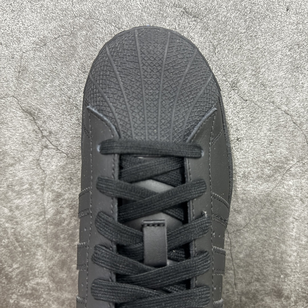  
【G版】Adidas Original Superstar 纯黑贝壳头 EG4957

完美细节 原
