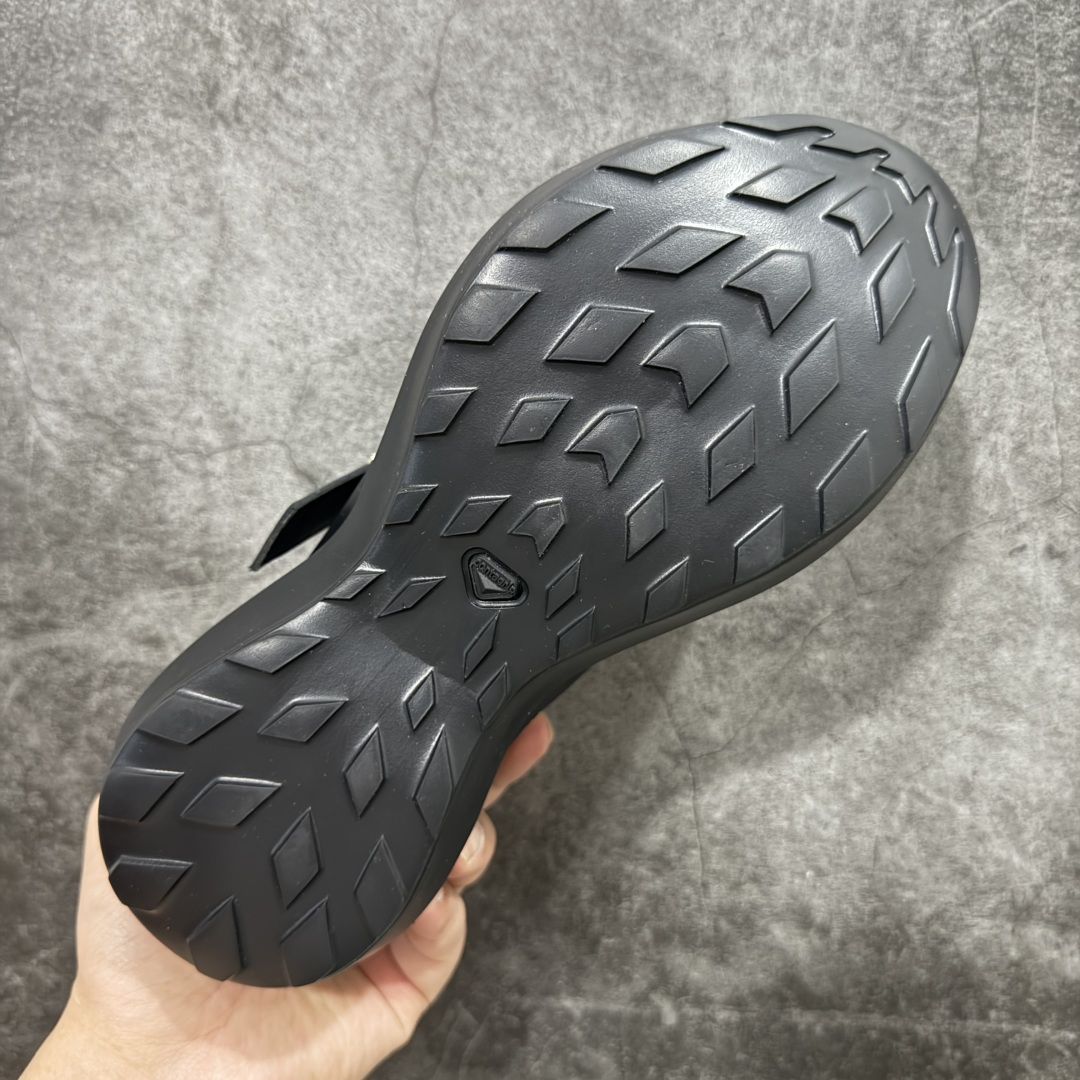 图片[9]-【莞产礼盒版】CDG x Salomon 萨洛蒙 联名款XT-6 系列 厚底 休闲 运动鞋 原版购入开发 做货 独立私模 原材料打造 一比一原版细节 延续品牌设计基因，融合简约的设计和实用的技术性 联名鞋款依旧是黑白简约配色，鞋身上的品牌字样也体现出极简主义的设计风格 搭配Contagrip 橡胶厚底鞋底设计，重新演绎的鞋面部分则以Pulsar Advanced袜套式轮廓替换了之前抽绳鞋带 并饰有网眼、抗撕裂材质鞋面、防水胶条以及尼龙拉环等细节 面料： 原版定制进口科技面料 内里： 原版进口透气网里 大底： 原版开模超轻发泡材质 底厚： 6.5CM 尺码：34-40（34 40订做不退换）-选品中心