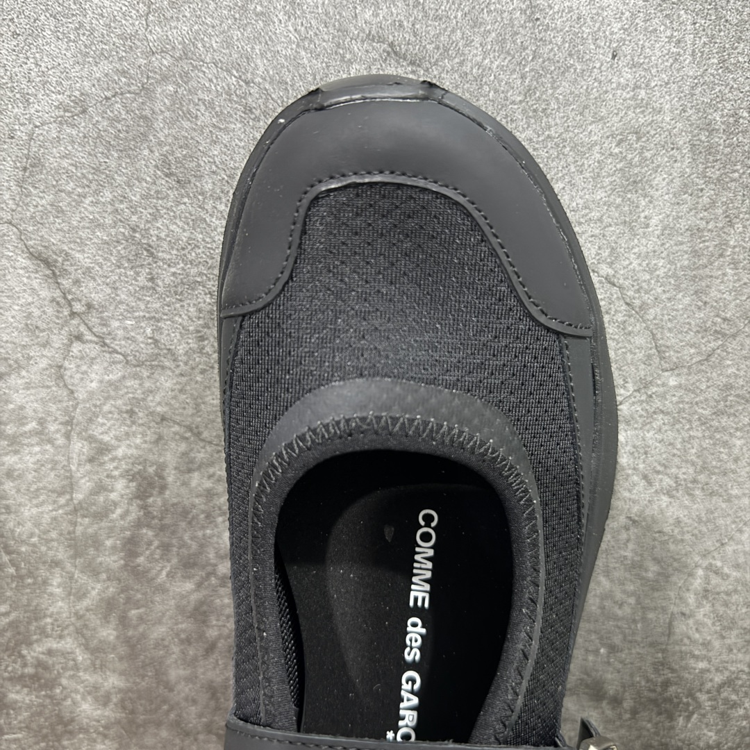 图片[5]-【莞产礼盒版】CDG x Salomon 萨洛蒙 联名款XT-6 系列 厚底 休闲 运动鞋 原版购入开发 做货 独立私模 原材料打造 一比一原版细节 延续品牌设计基因，融合简约的设计和实用的技术性 联名鞋款依旧是黑白简约配色，鞋身上的品牌字样也体现出极简主义的设计风格 搭配Contagrip 橡胶厚底鞋底设计，重新演绎的鞋面部分则以Pulsar Advanced袜套式轮廓替换了之前抽绳鞋带 并饰有网眼、抗撕裂材质鞋面、防水胶条以及尼龙拉环等细节 面料： 原版定制进口科技面料 内里： 原版进口透气网里 大底： 原版开模超轻发泡材质 底厚： 6.5CM 尺码：34-40（34 40订做不退换）-选品中心