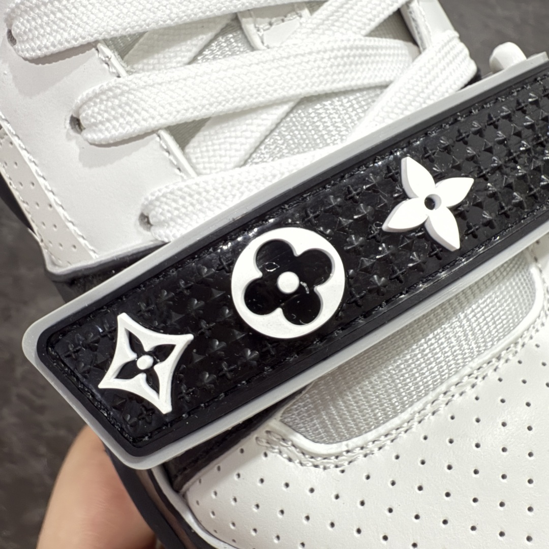 图片[6]-【佛山顶级超A版】Louis Vuitton LV Trainer系列 黑白熊猫魔术贴 仓库现货 当天可取 私人订单 专柜混卖零售专供 所有配色均为购买原版复刻 整体版型 皮料 市场独一无二 后跟版型都可以自行对比[机智]吊打市场所有货 怒甩十条街，欢迎拿市场各大工厂的货来对比！ 鞋舌烫金超正 压印程度秒杀市面90%以上的高端货 新配色陆续开发出货 尺码：39-45-选品中心