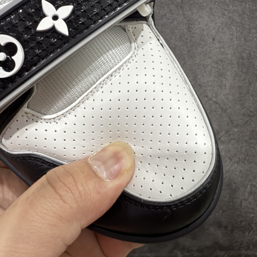 图片[5]-【佛山顶级超A版】Louis Vuitton LV Trainer系列 黑白熊猫魔术贴 仓库现货 当天可取 私人订单 专柜混卖零售专供 所有配色均为购买原版复刻 整体版型 皮料 市场独一无二 后跟版型都可以自行对比[机智]吊打市场所有货 怒甩十条街，欢迎拿市场各大工厂的货来对比！ 鞋舌烫金超正 压印程度秒杀市面90%以上的高端货 新配色陆续开发出货 尺码：39-45-选品中心