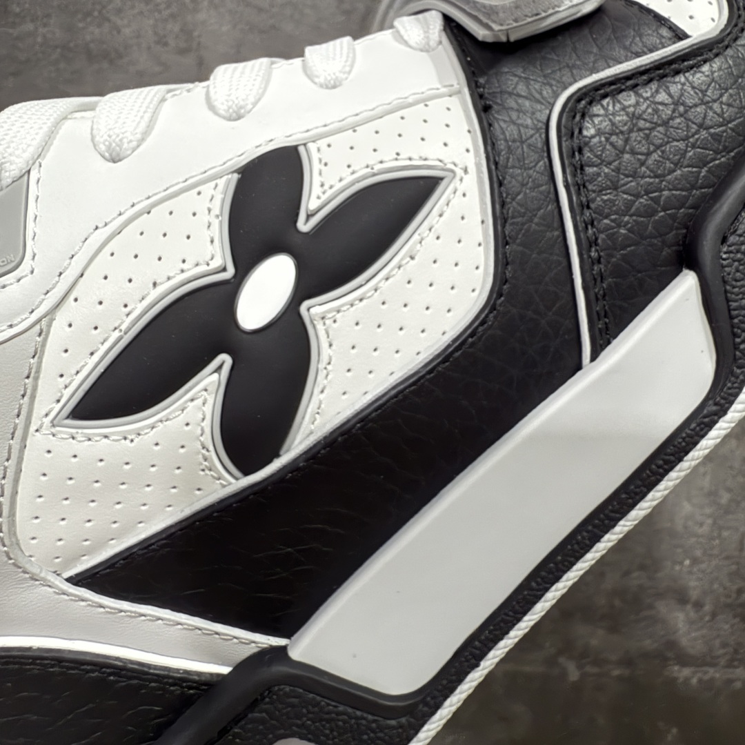 图片[4]-【佛山顶级超A版】Louis Vuitton LV Trainer系列 黑白熊猫魔术贴 仓库现货 当天可取 私人订单 专柜混卖零售专供 所有配色均为购买原版复刻 整体版型 皮料 市场独一无二 后跟版型都可以自行对比[机智]吊打市场所有货 怒甩十条街，欢迎拿市场各大工厂的货来对比！ 鞋舌烫金超正 压印程度秒杀市面90%以上的高端货 新配色陆续开发出货 尺码：39-45-选品中心