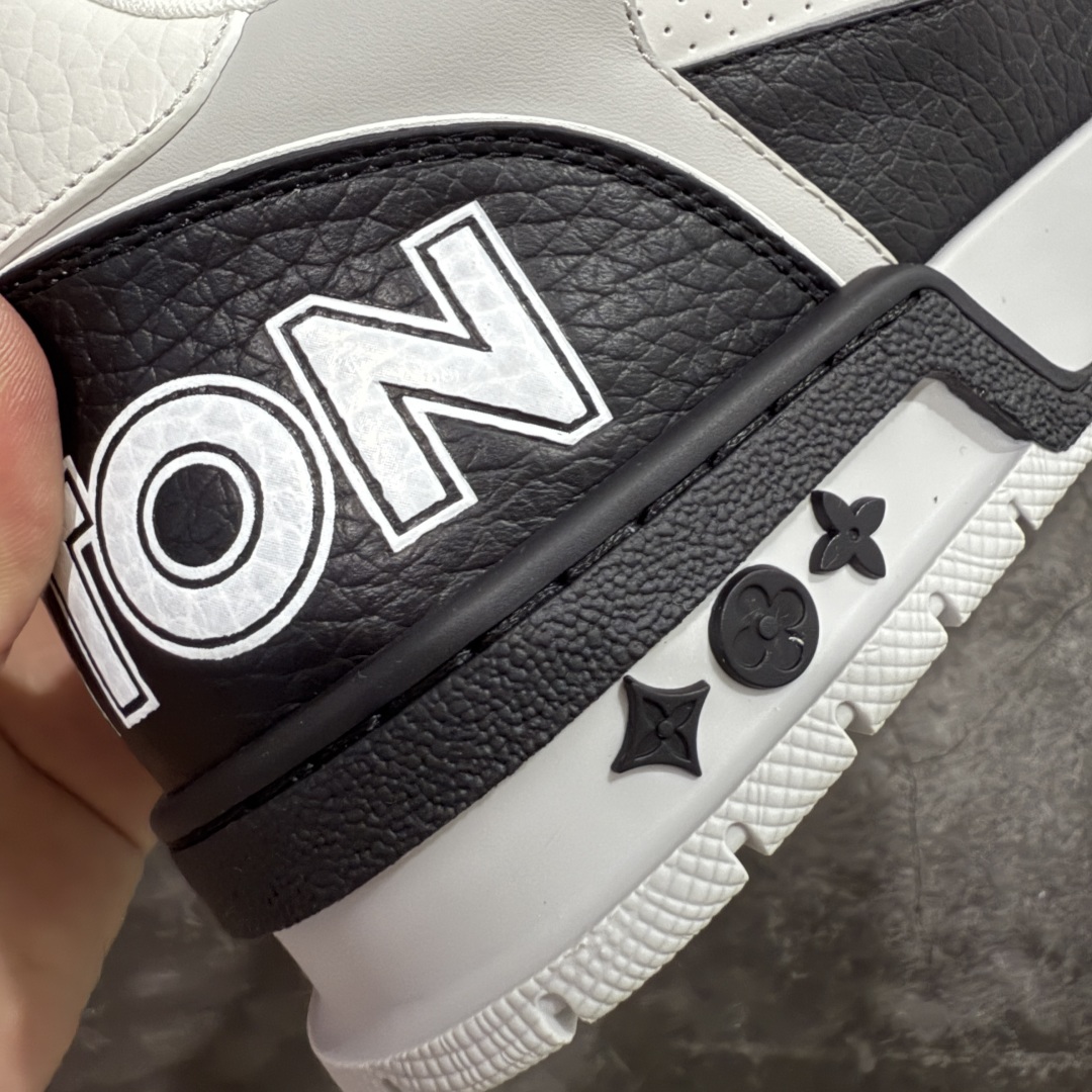 图片[3]-【佛山顶级超A版】Louis Vuitton LV Trainer系列 黑白熊猫魔术贴 仓库现货 当天可取 私人订单 专柜混卖零售专供 所有配色均为购买原版复刻 整体版型 皮料 市场独一无二 后跟版型都可以自行对比[机智]吊打市场所有货 怒甩十条街，欢迎拿市场各大工厂的货来对比！ 鞋舌烫金超正 压印程度秒杀市面90%以上的高端货 新配色陆续开发出货 尺码：39-45-选品中心