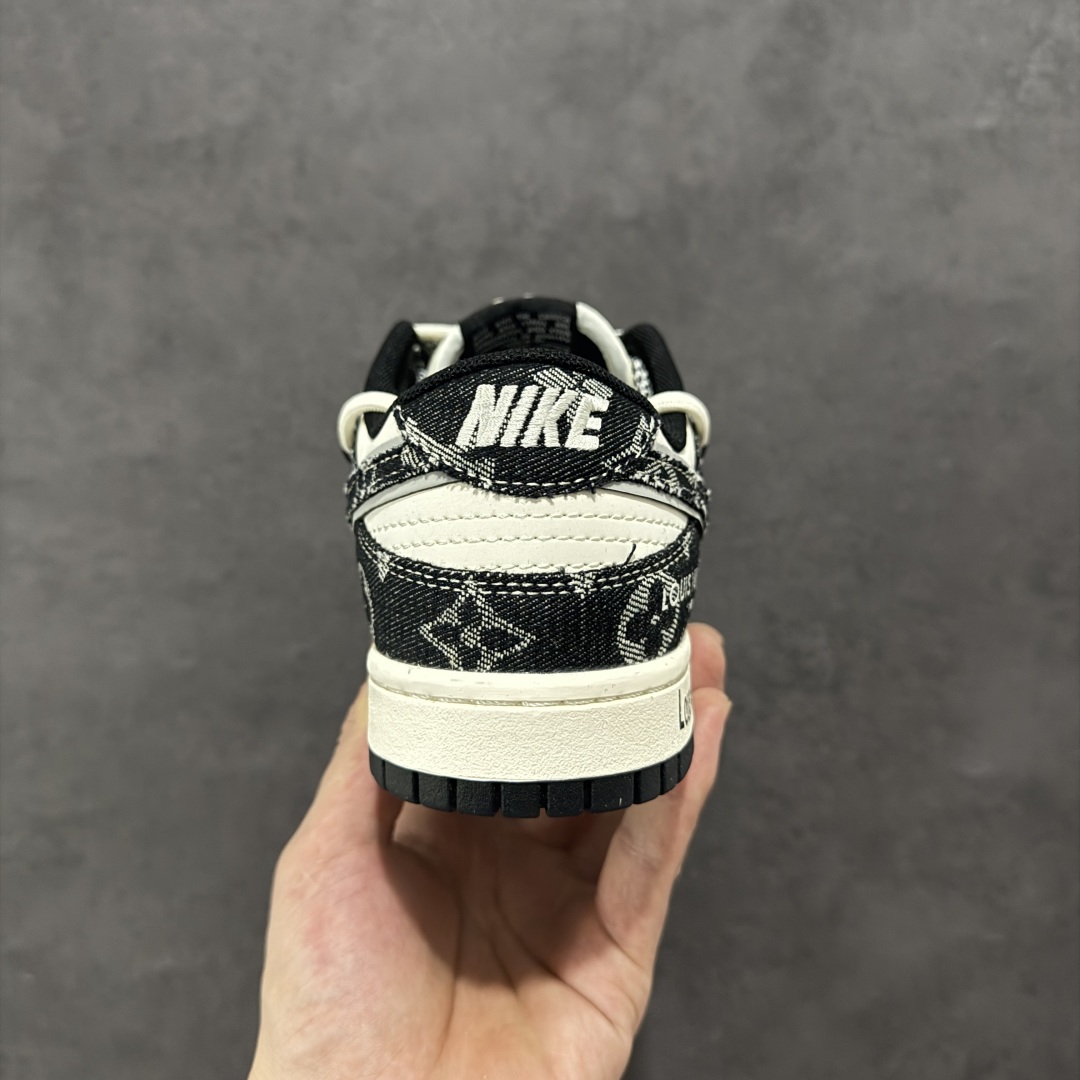 300 【定制版】Nike SB Dunk Low LV联名 绑带黑牛仔印花 周年高端定制 低帮休闲板鞋 YX5066-320