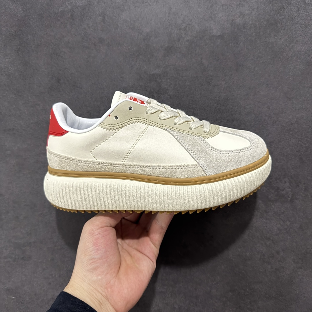 【公司级】ASICS Onitsuka Tiger/鬼塚虎 鬼冢虎 DELECITY 鞋帮高度 低帮 功能 平衡,支撑,增高,耐磨 运动系列 时尚休闲松糕跟 厚底增高小白鞋 Onitsuka Tiger的DELECITY系列是一款男女通用的运动鞋,具有轻量、舒适、缓冲和透气的特点。该系列鞋款通常采用轻质材料,提供良好的支撑和减震效果,适合日常运动和休闲穿着。 尺码: 36-45 编码: FS230250-选品中心