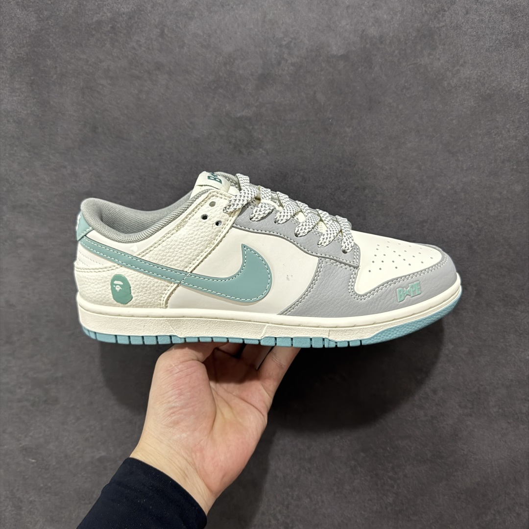  
【定制版】Nike SB Dunk Low x BAPE 灰白蓝
纯原大厂出品 极力推荐
原装头层材