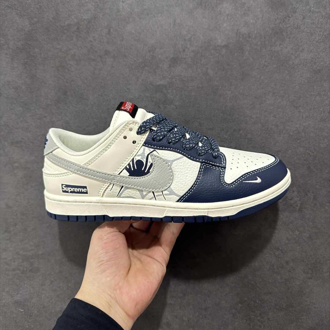  
【定制版】Nike SB Dunk Low x Supreme 蓝白灰小钩
纯原大厂出品 极力推荐
