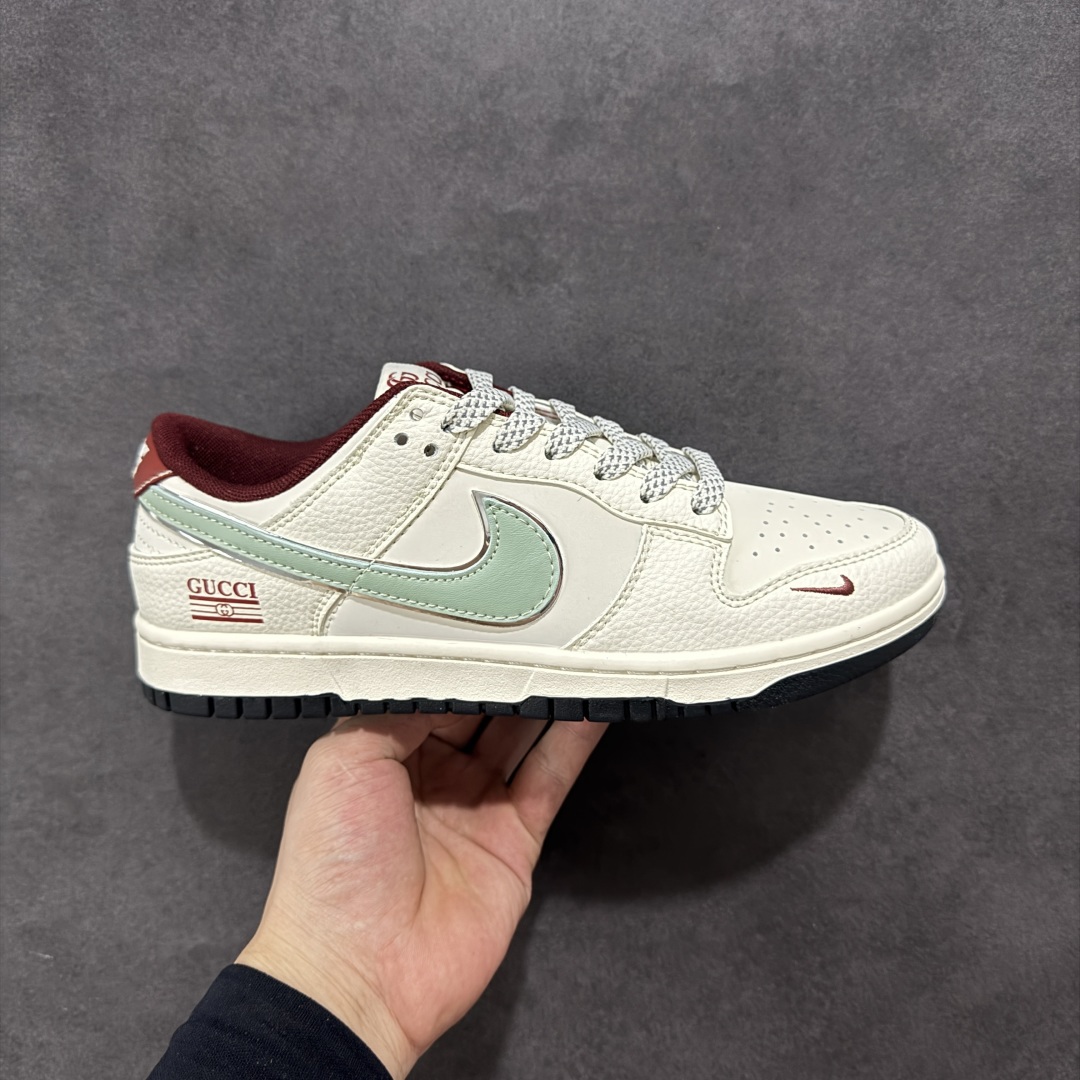  
【定制版】Nike SB Dunk Low x GUCCI 白绿红小钩
纯原大厂出品 极力推荐
原装