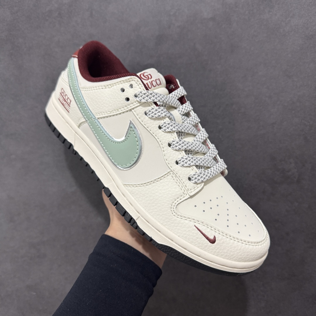  
【定制版】Nike SB Dunk Low x GUCCI 白绿红小钩
纯原大厂出品 极力推荐
原装