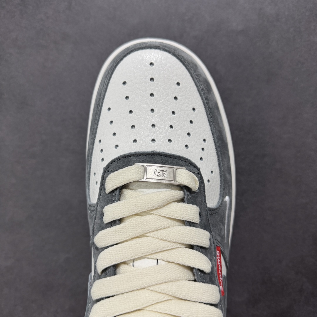  
海外爆款限量发售！高端定制Nike Air Force 1 '07 Low 北面联名--- 猪八白灰