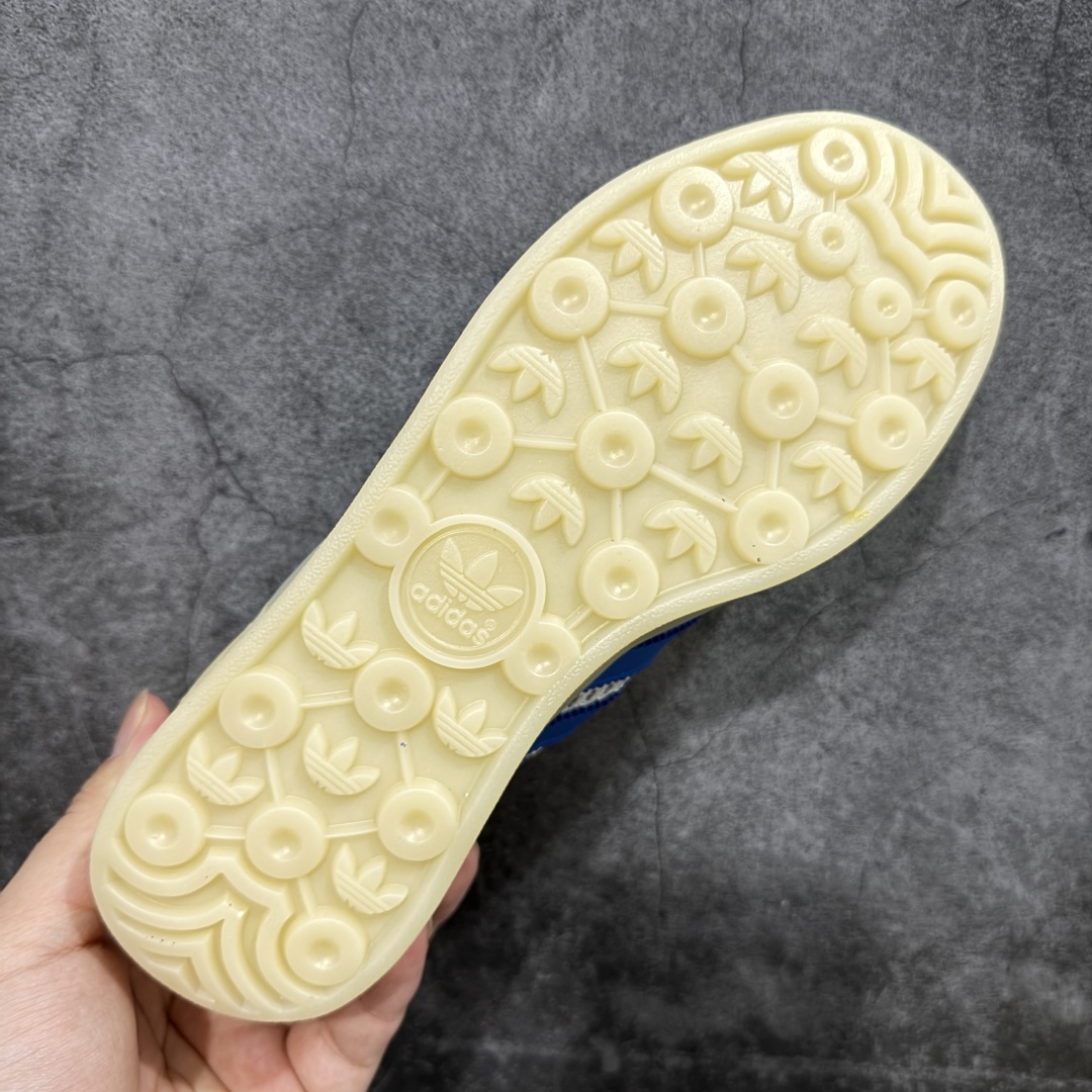  
【正确版】adidas originals GAZELLE INDOOR 米白蓝色
此款鞋延续了橡胶