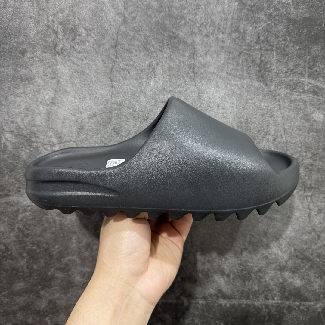  
【X版纯原】YEEZY SLIDE 黑色 HQ6448
椰子拖鞋 同源公司EVA粒子环保塑料 
原厂