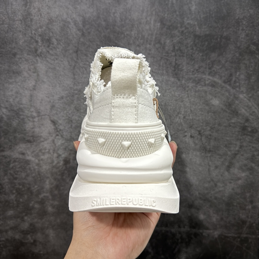 图片[4]-【广东纯原版本】新款SMILEREPUBLIC 檀健次 老爹鞋2.0系列重磅来袭🔥🔥🔥采用了 水洗布 TPU贴盒大底厚底7cm大底轻盈又增高💯#SMILEREPUBLIC三周年#SMILEQUEEN#开口笑二代#厚底鞋#偏要高调#我的厚米鞋 三个色 黑白 全黑 全白 厚底软得像是自带弹簧，鞋型把整条腿衬得特别秀气，配中筒袜瞬间变身学院少女，，感觉脖子以下全是腿 ✅ 小红书爆款 李昀锐、于文文、大鹏、痞幼、苏醒、刘畊宏老师等～众多明星纷纷上脚👟 35 36 37 38 39 40 41 42 43 44 45-选品中心