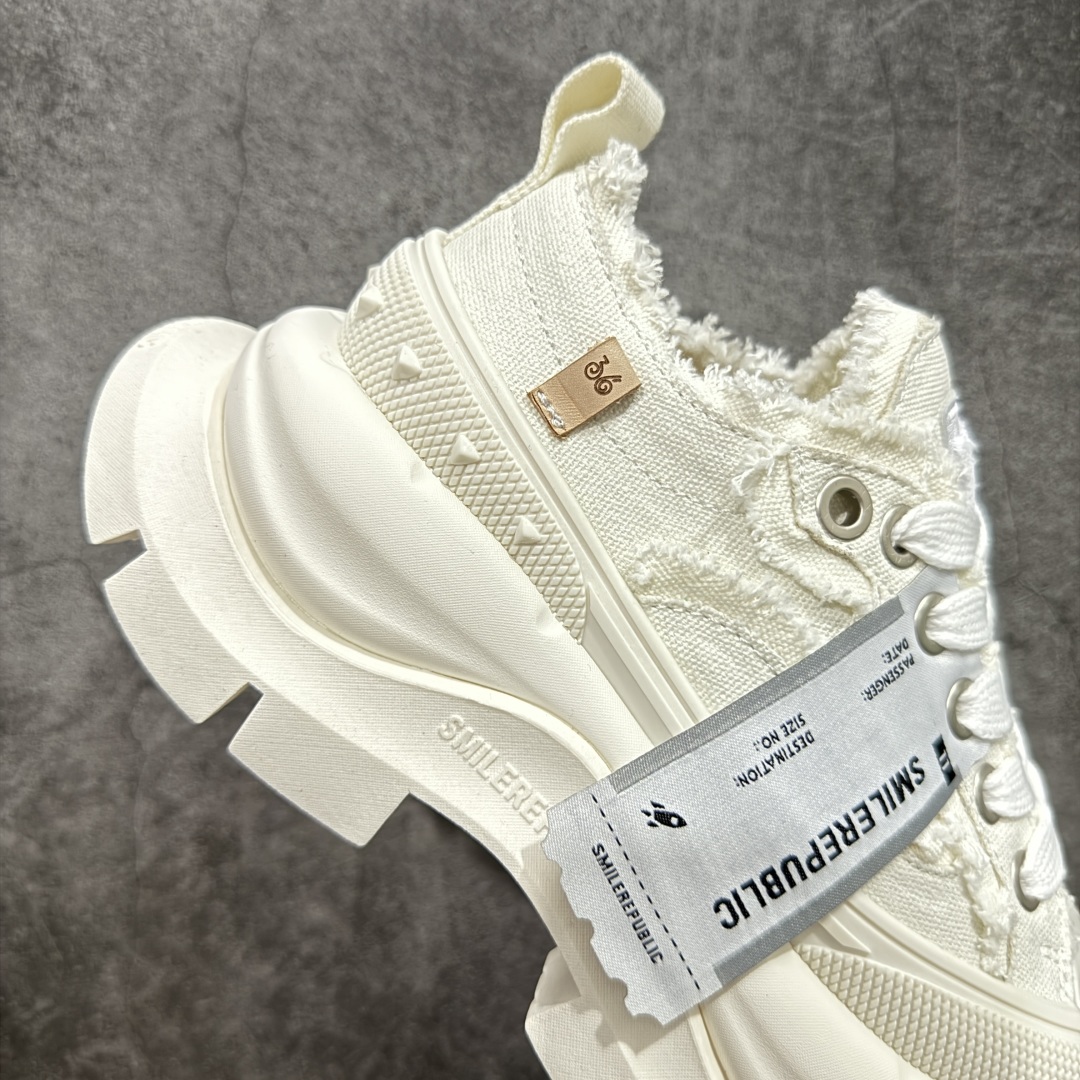 图片[7]-【广东纯原版本】新款SMILEREPUBLIC 檀健次 老爹鞋2.0系列重磅来袭🔥🔥🔥采用了 水洗布 TPU贴盒大底厚底7cm大底轻盈又增高💯#SMILEREPUBLIC三周年#SMILEQUEEN#开口笑二代#厚底鞋#偏要高调#我的厚米鞋 三个色 黑白 全黑 全白 厚底软得像是自带弹簧，鞋型把整条腿衬得特别秀气，配中筒袜瞬间变身学院少女，，感觉脖子以下全是腿 ✅ 小红书爆款 李昀锐、于文文、大鹏、痞幼、苏醒、刘畊宏老师等～众多明星纷纷上脚👟 35 36 37 38 39 40 41 42 43 44 45-选品中心